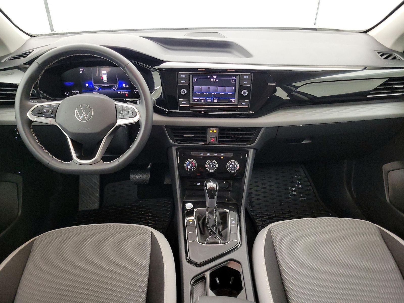 2024 Volkswagen Taos S - Photo 10