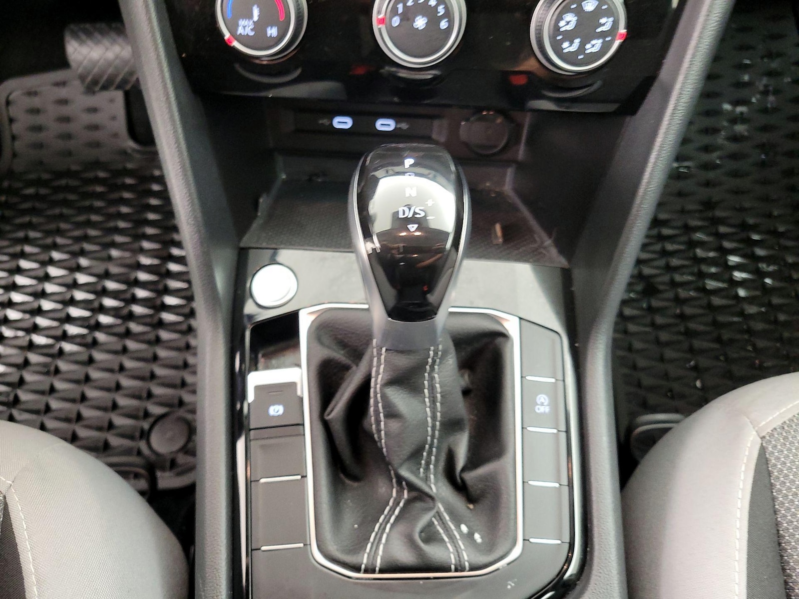 2024 Volkswagen Taos S - Photo 18