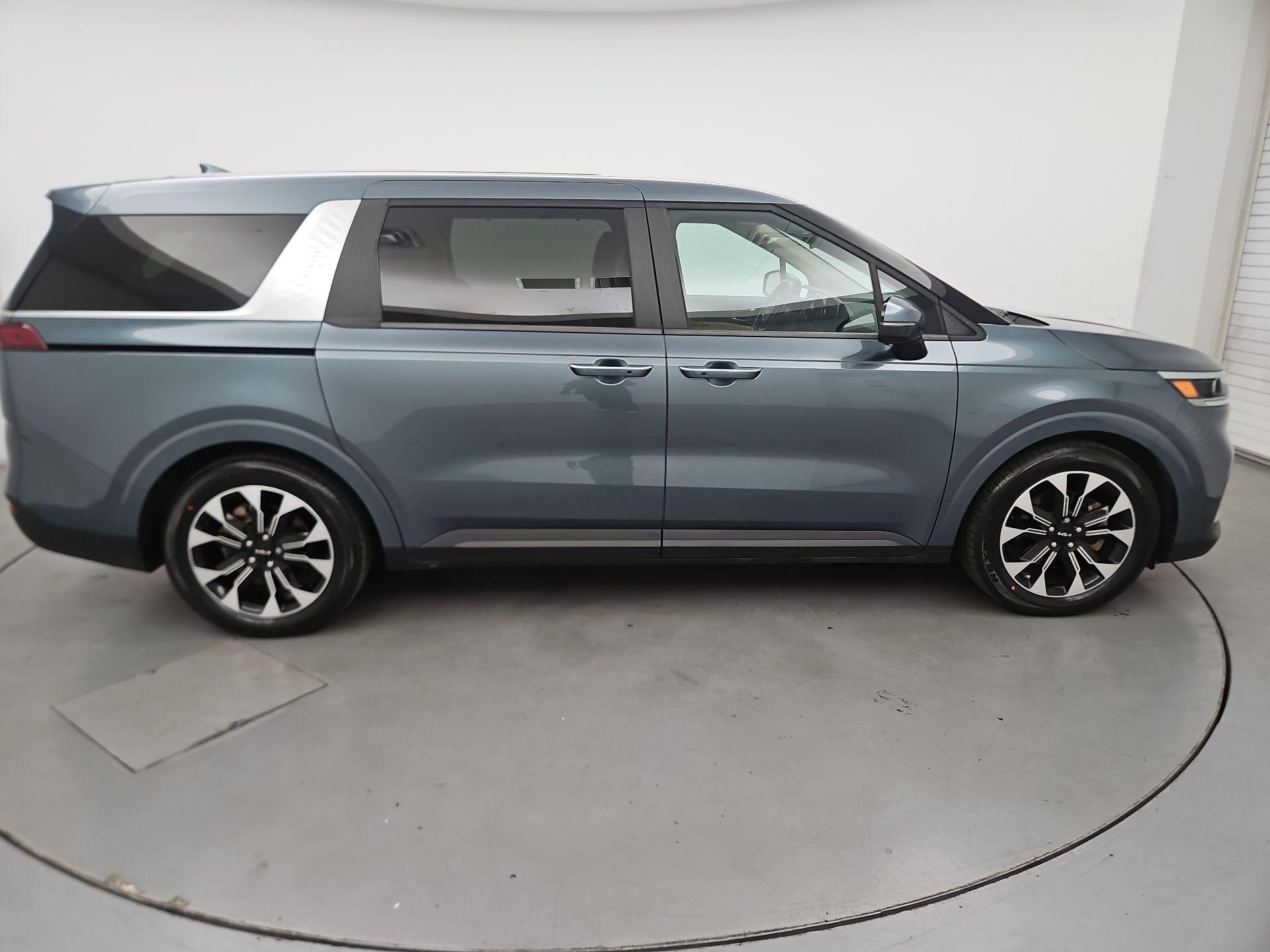 Thumbnail: 2024 Kia Carnival - 4
