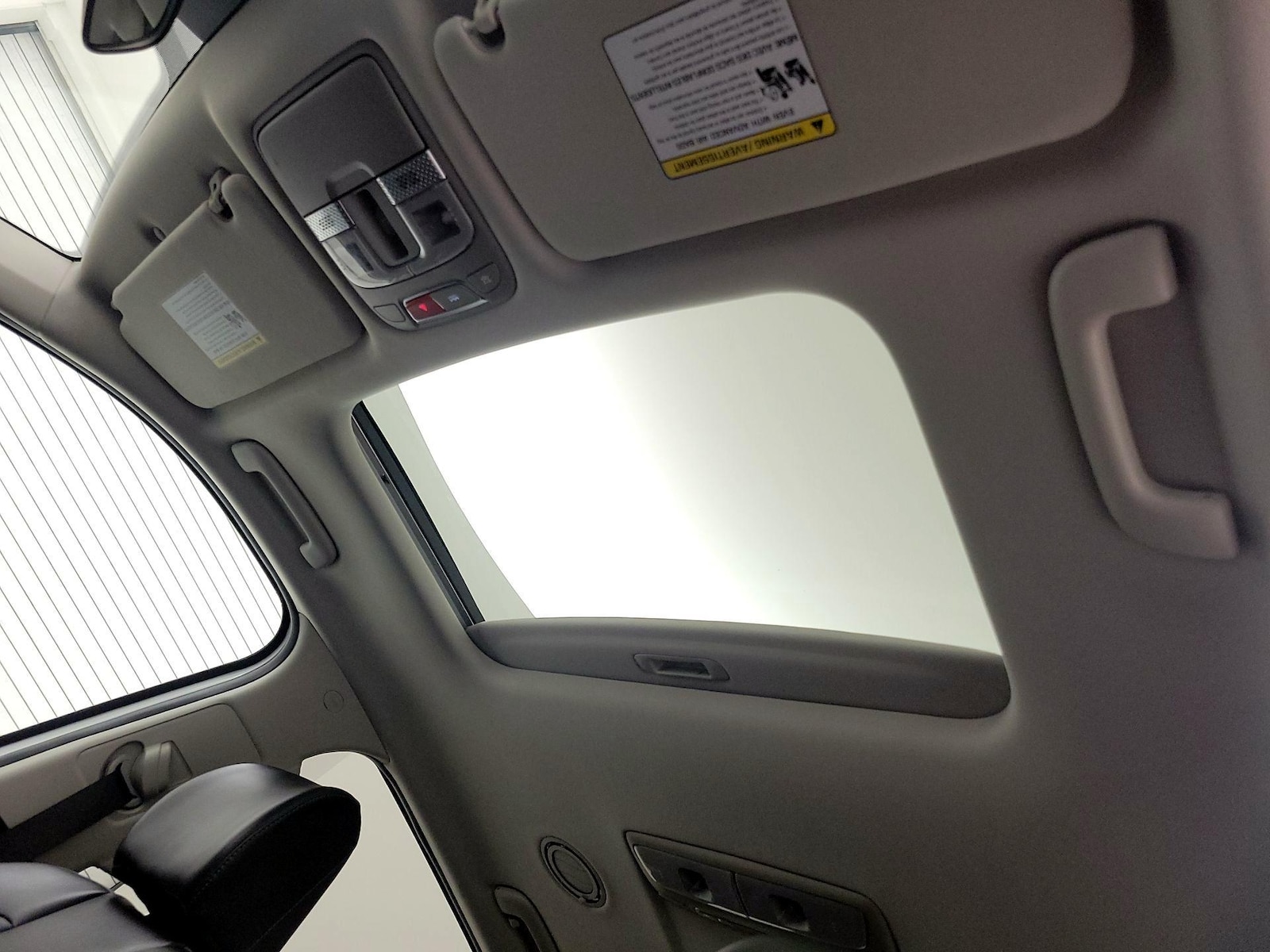 Sunroof(s) & Overhead Airbags
