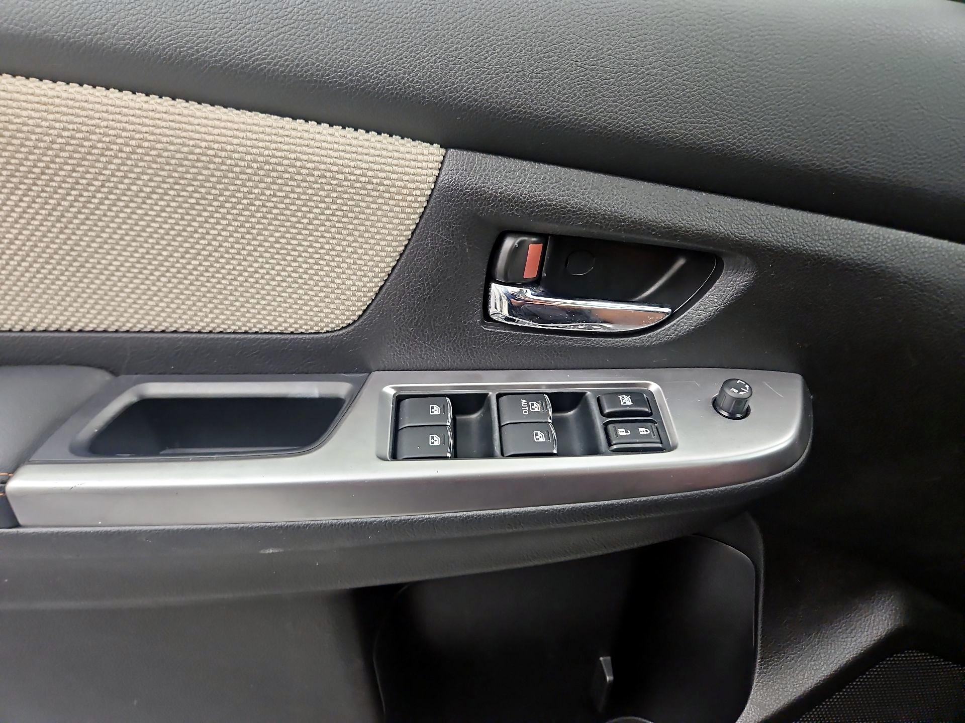Thumbnail: 2017 Subaru Crosstrek - 10