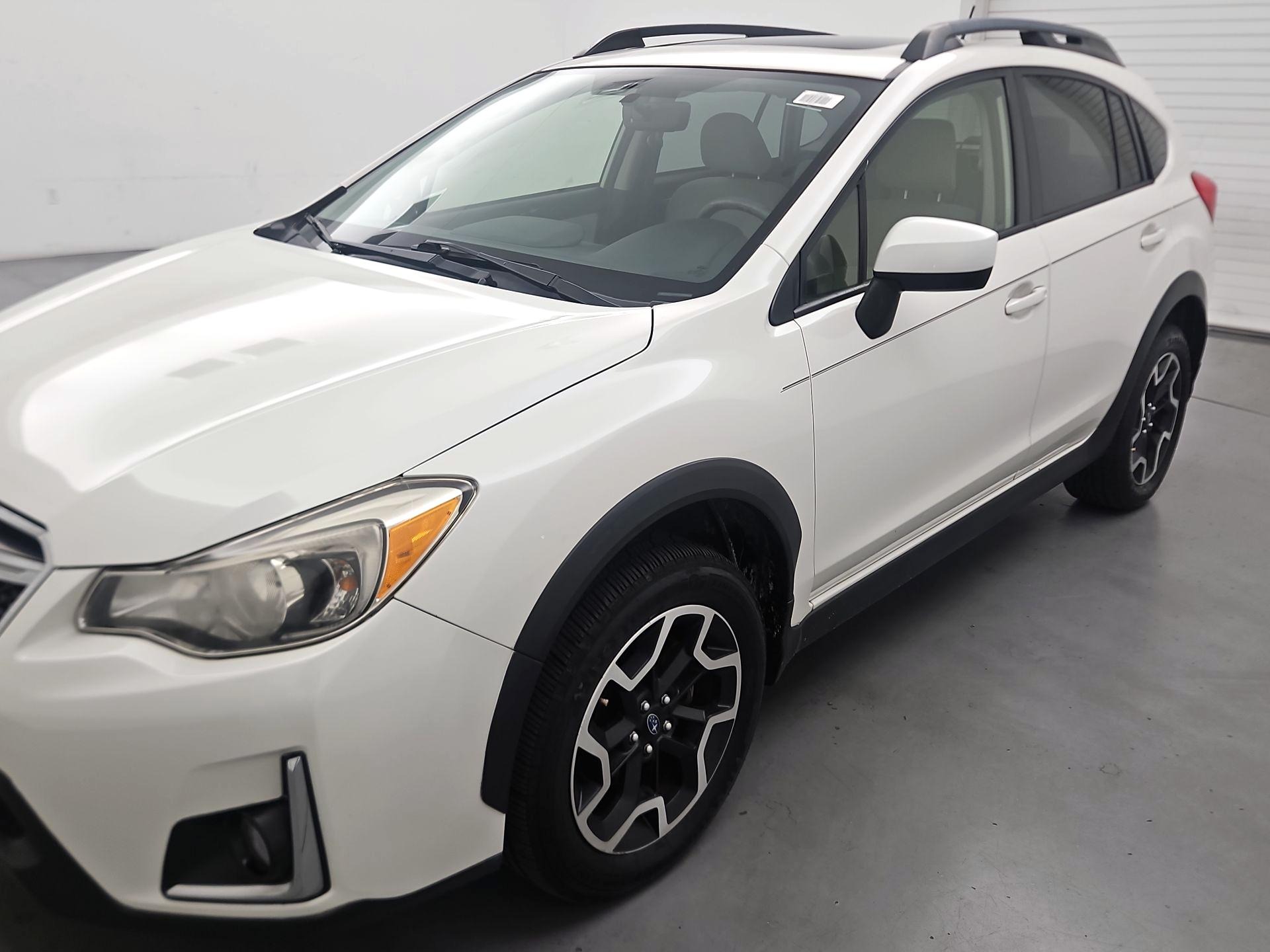 Thumbnail: 2017 Subaru Crosstrek - 3