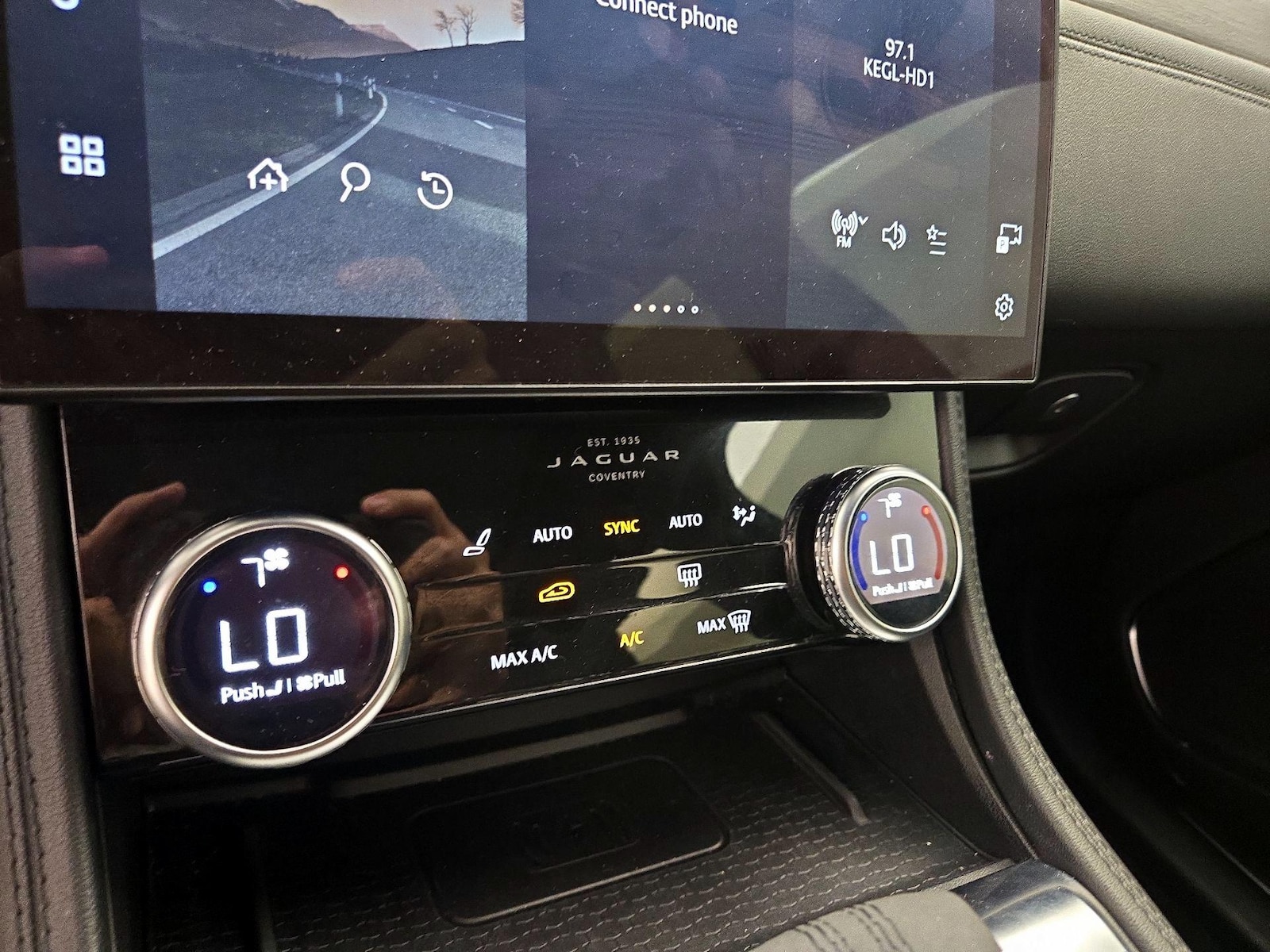 2023 Jaguar F-Pace S - Photo 18