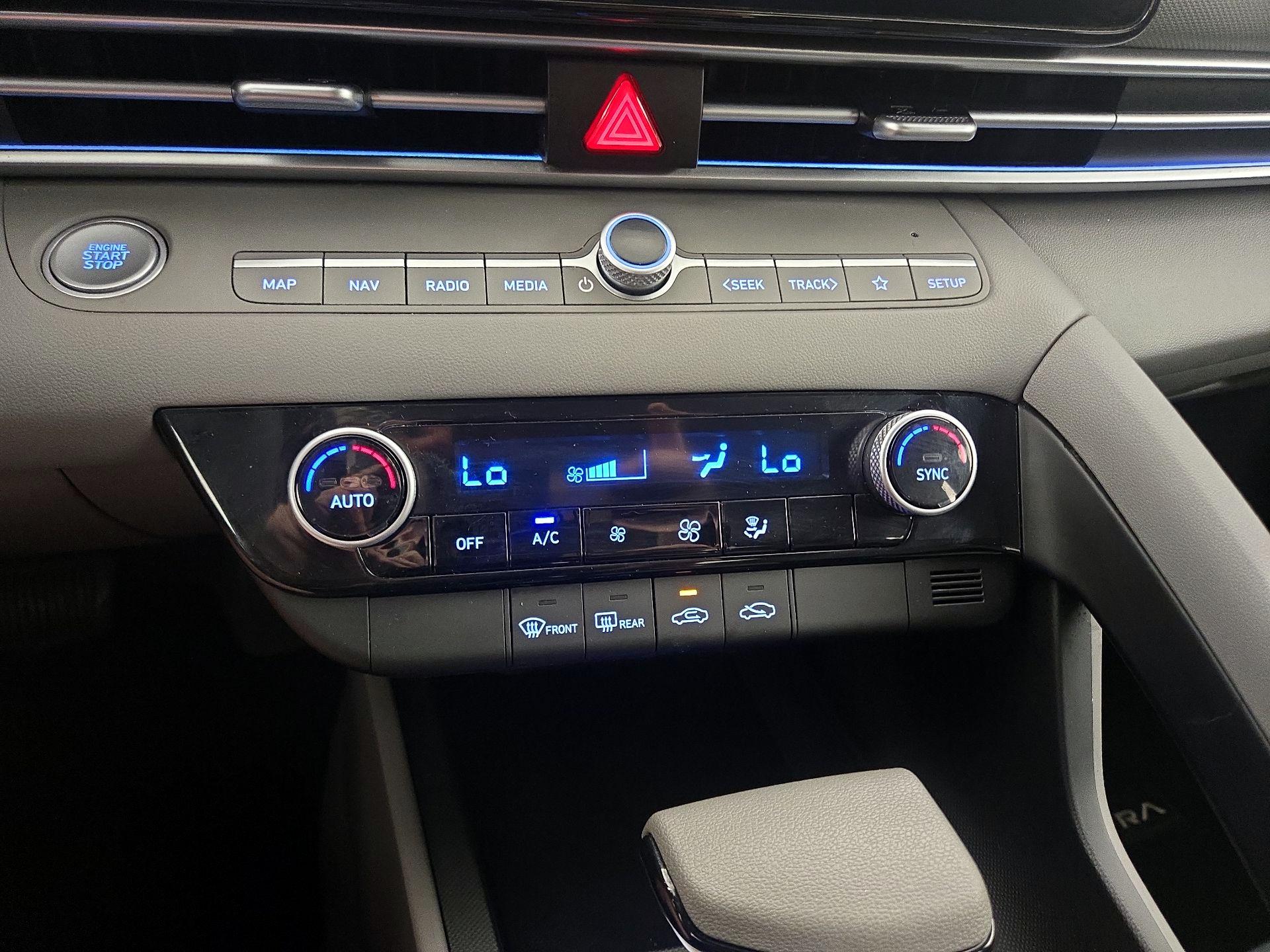Thumbnail: 2024 Hyundai Elantra - 17