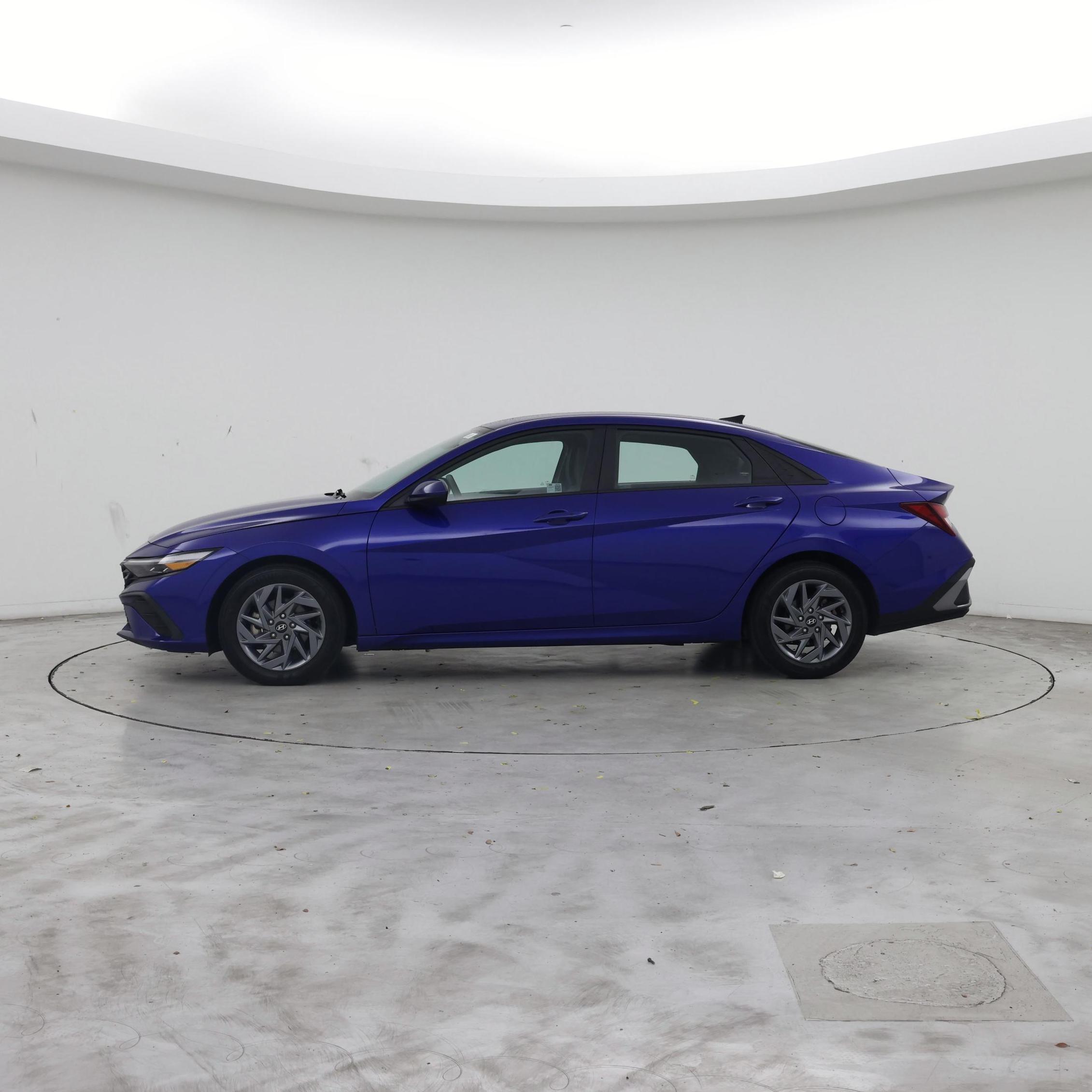 Thumbnail: 2024 Hyundai Elantra - 3