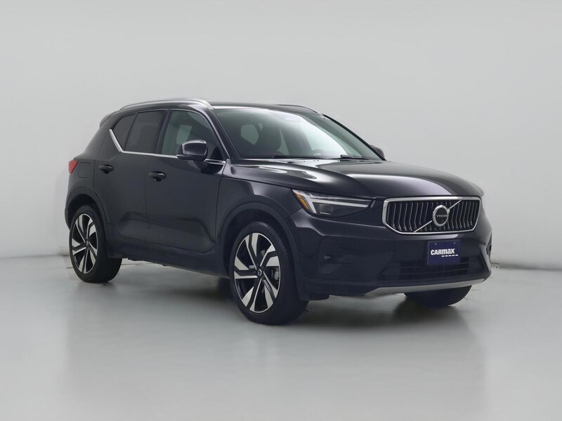 2023 Volvo XC40 B5 Ultimate Bright Theme
