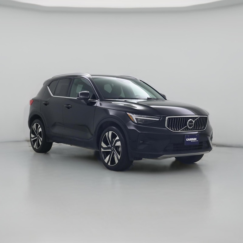 2023 Volvo XC40 B5 Ultimate Bright Theme
