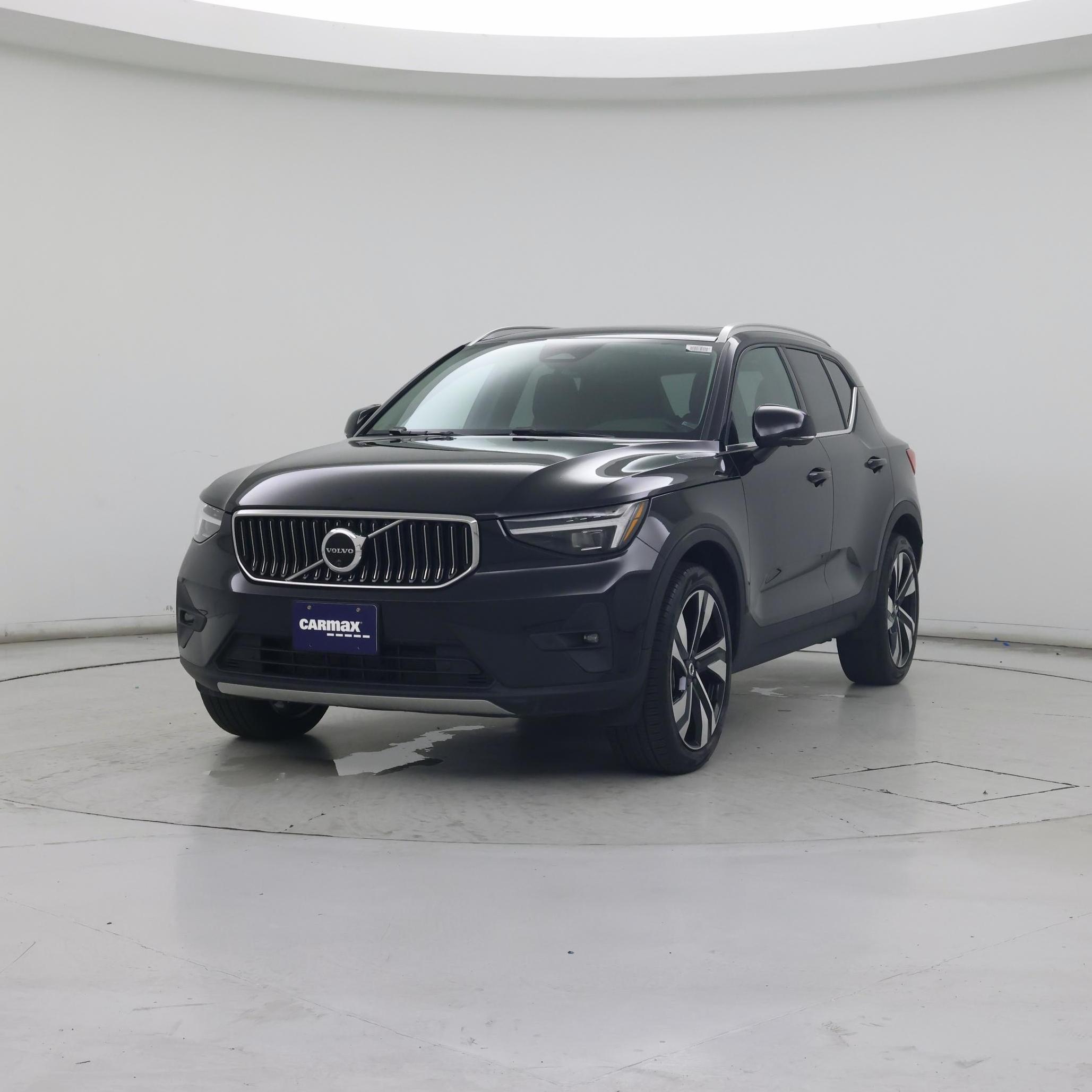 Thumbnail: 2023 Volvo XC40 - 4