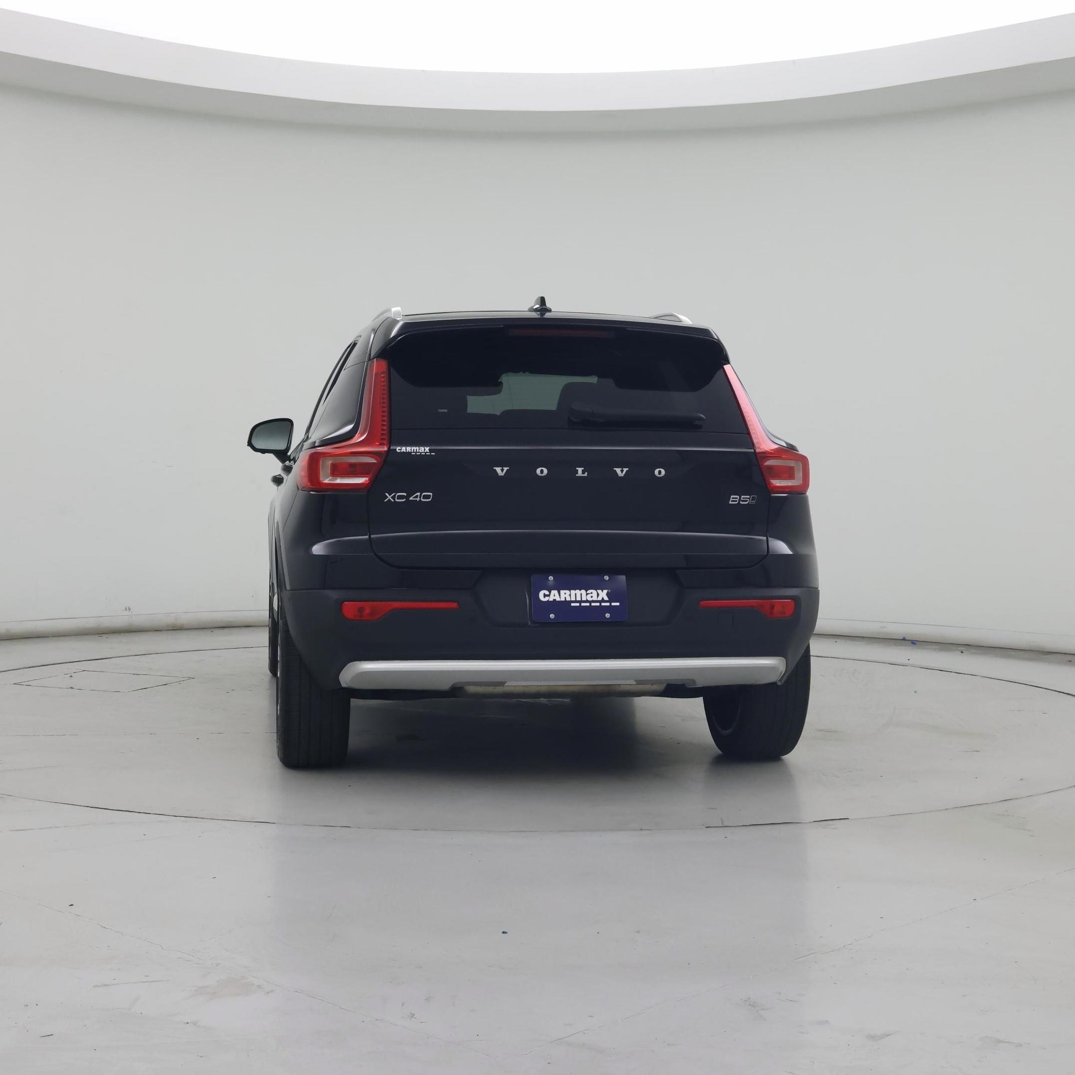 Thumbnail: 2023 Volvo XC40 - 6