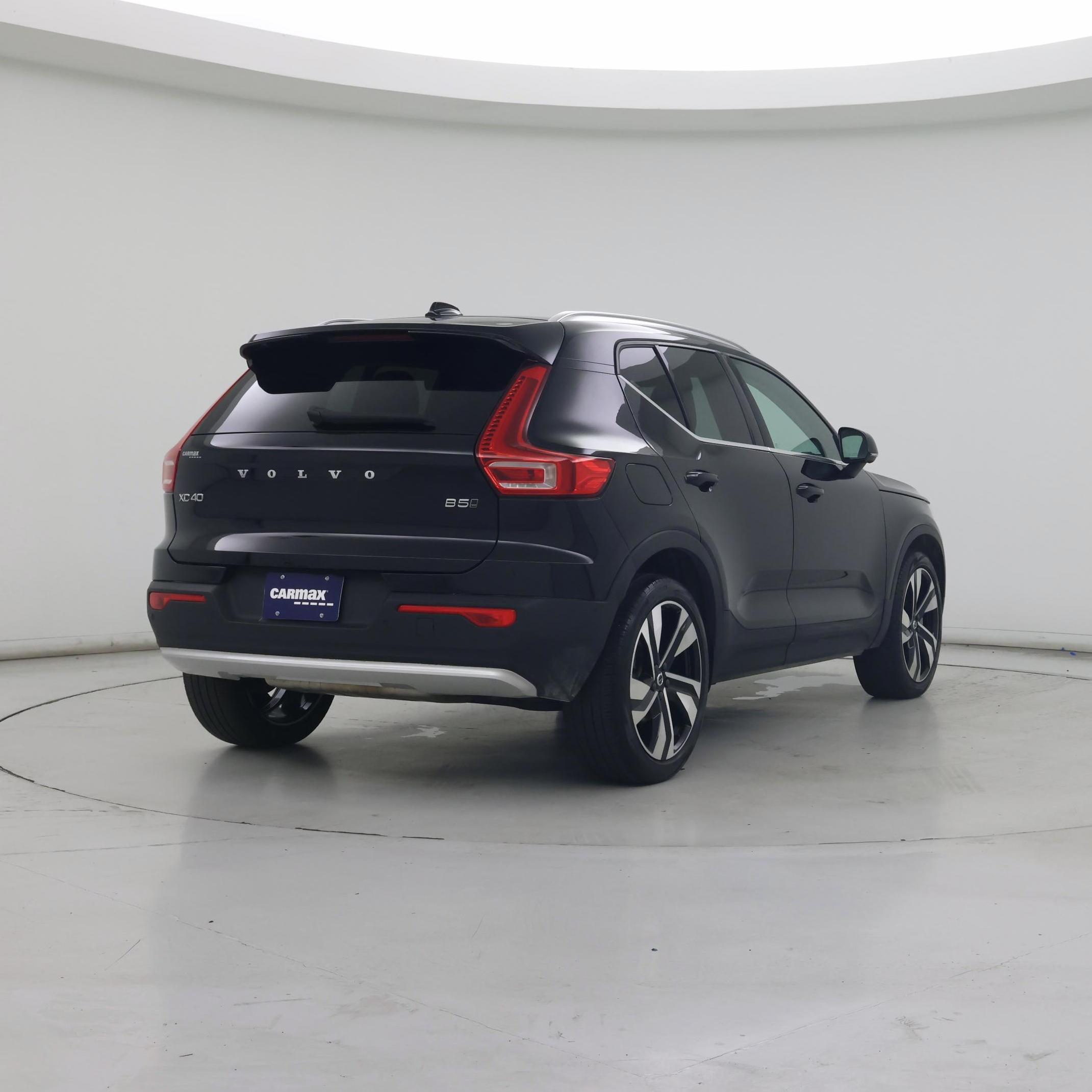 Thumbnail: 2023 Volvo XC40 - 8
