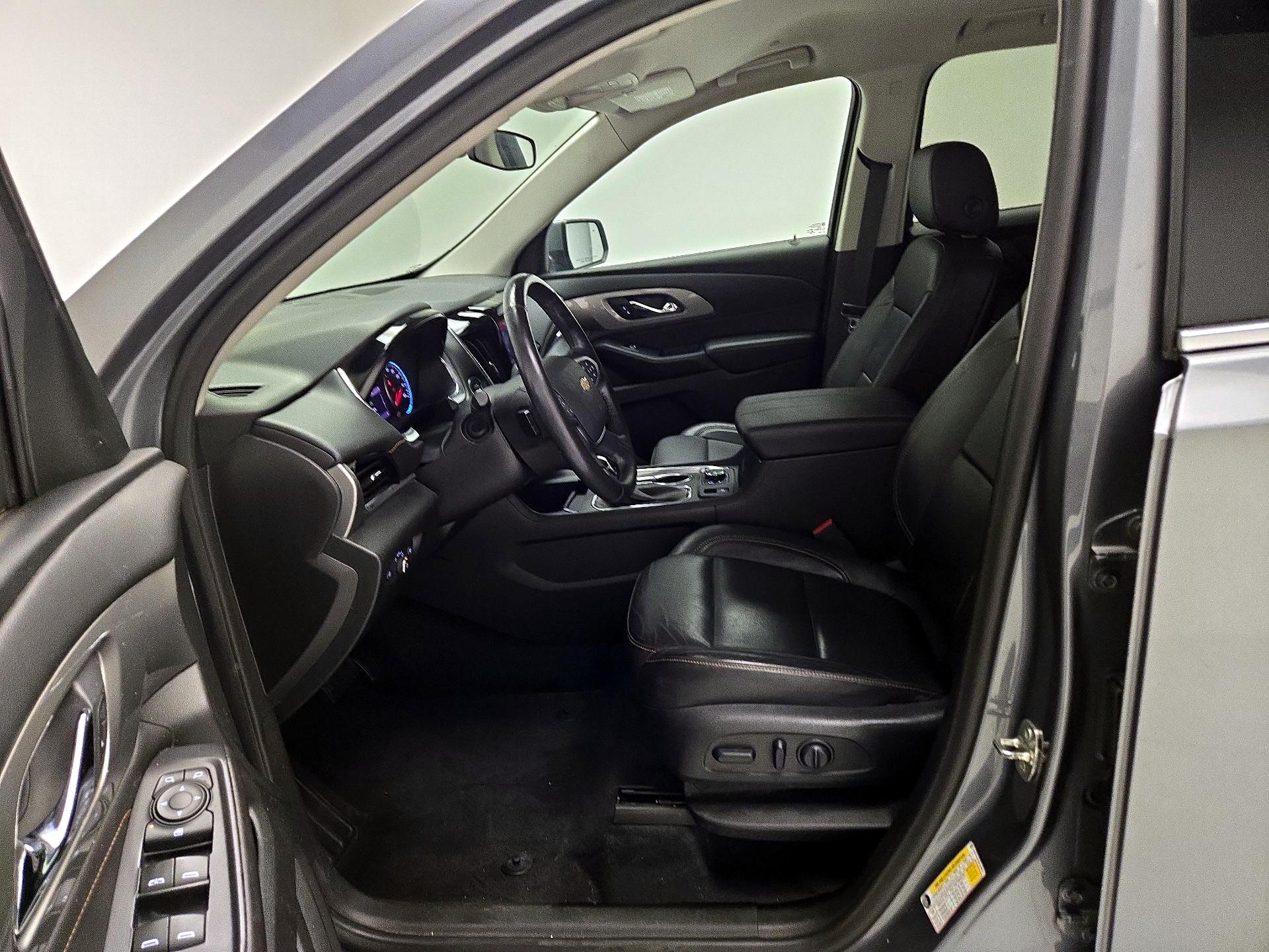 Thumbnail: 2021 Chevrolet Traverse - 11