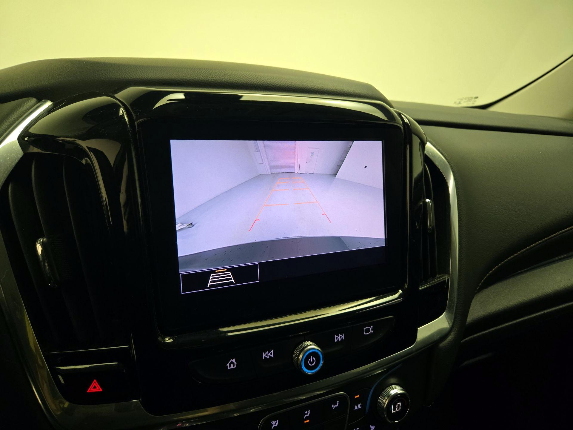 Thumbnail: 2021 Chevrolet Traverse - 14