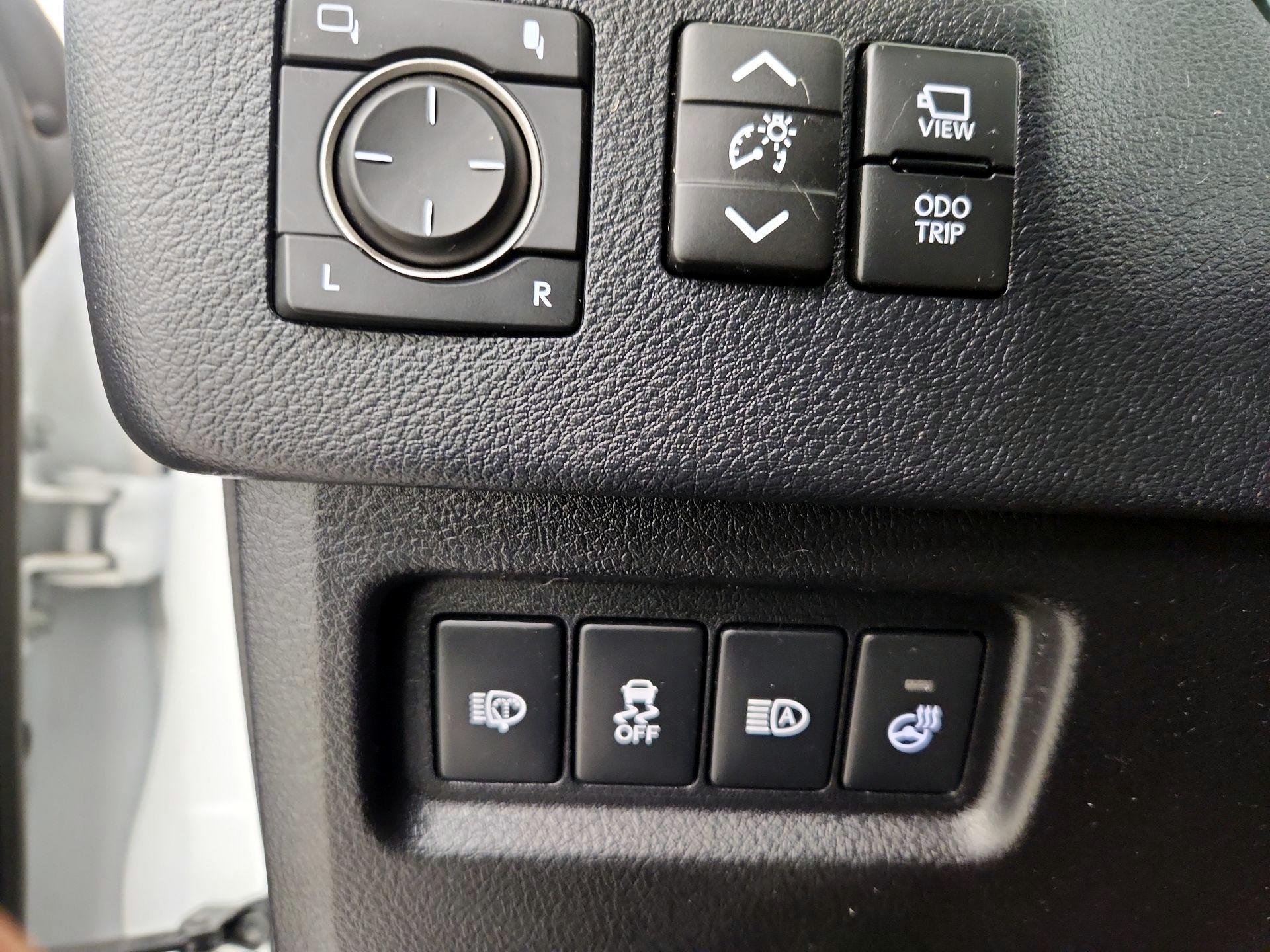 Thumbnail: 2023 Lexus GX - 13