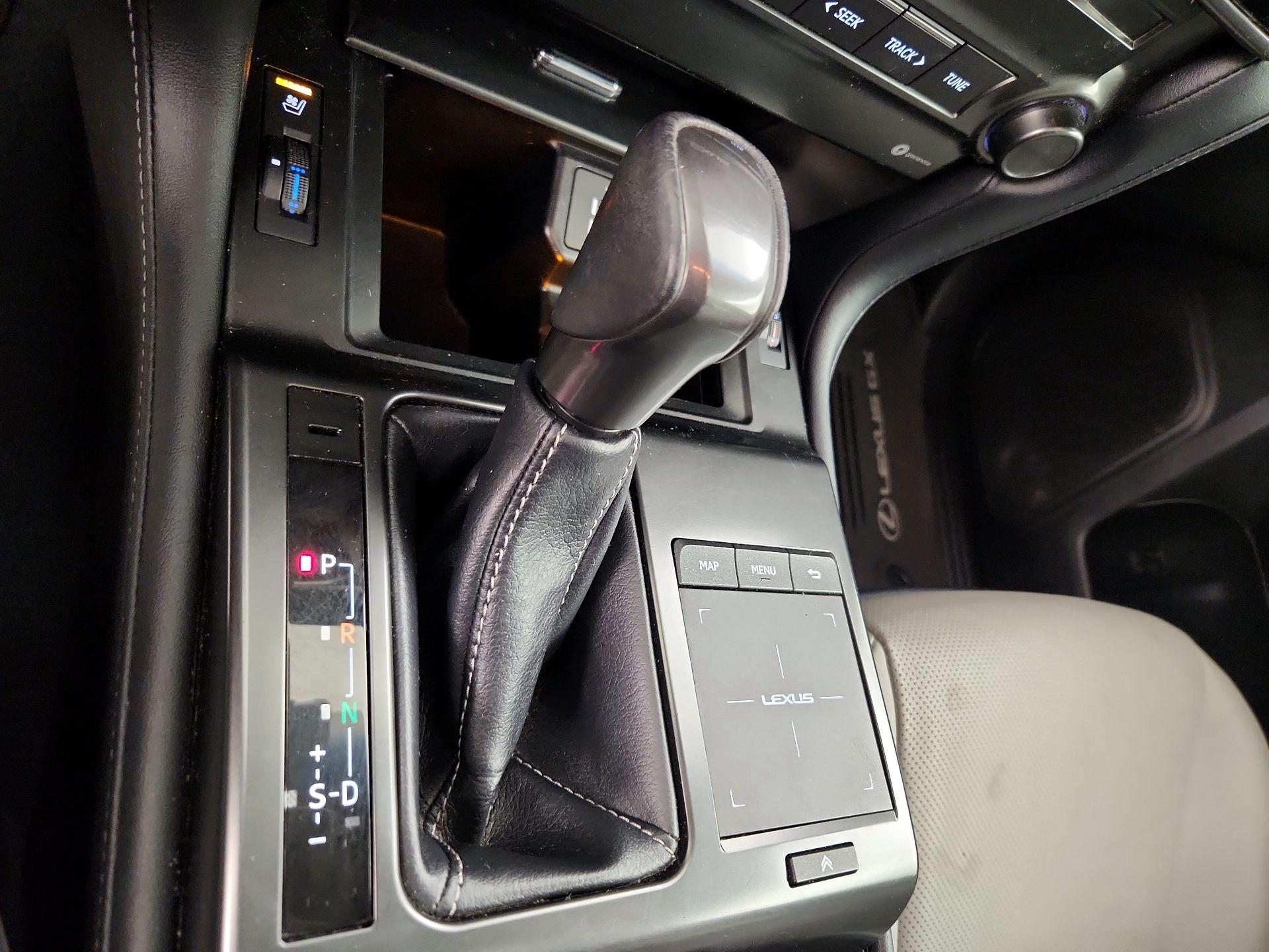 Thumbnail: 2023 Lexus GX - 18