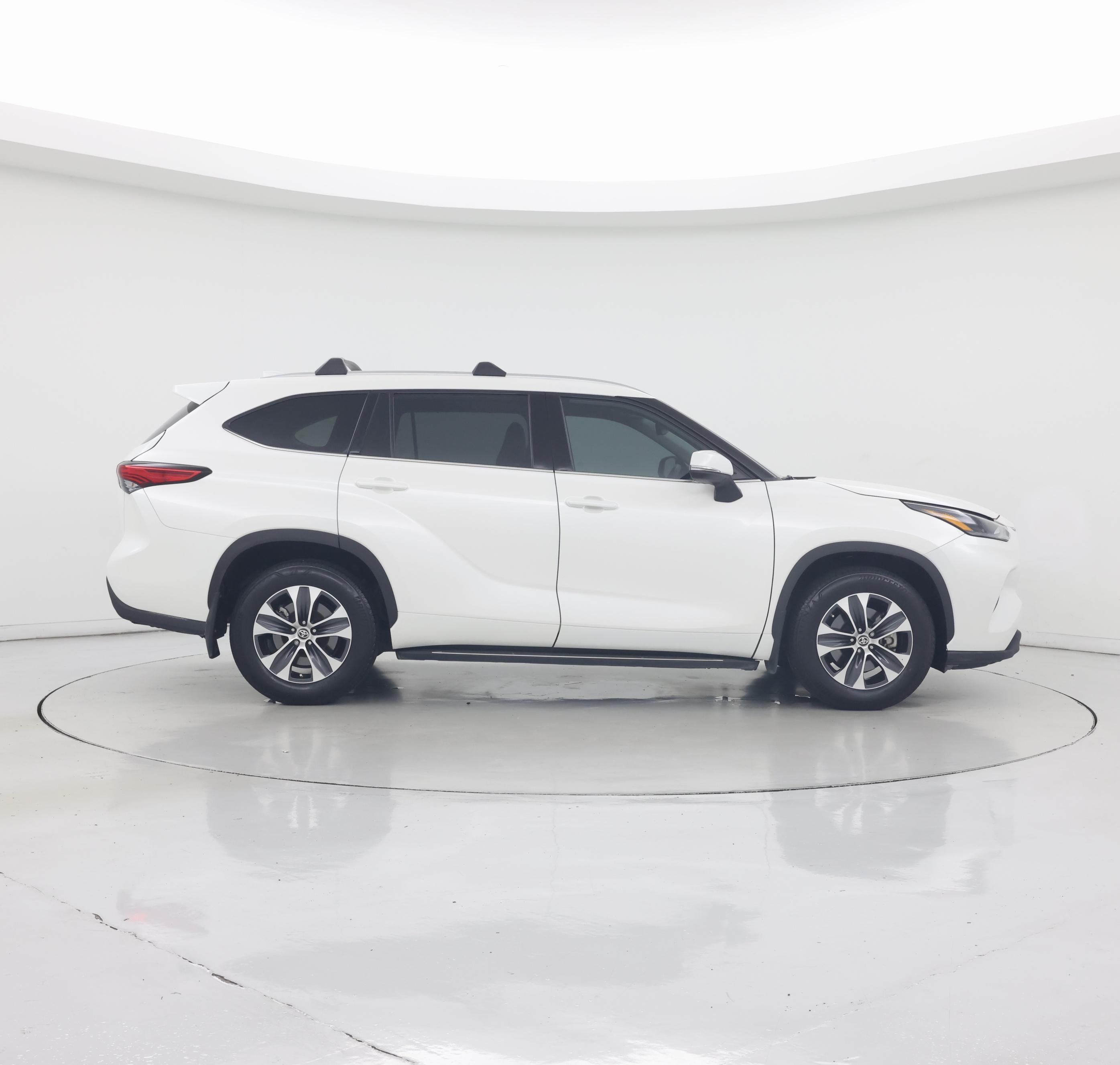 Thumbnail: 2021 Toyota Highlander - 7
