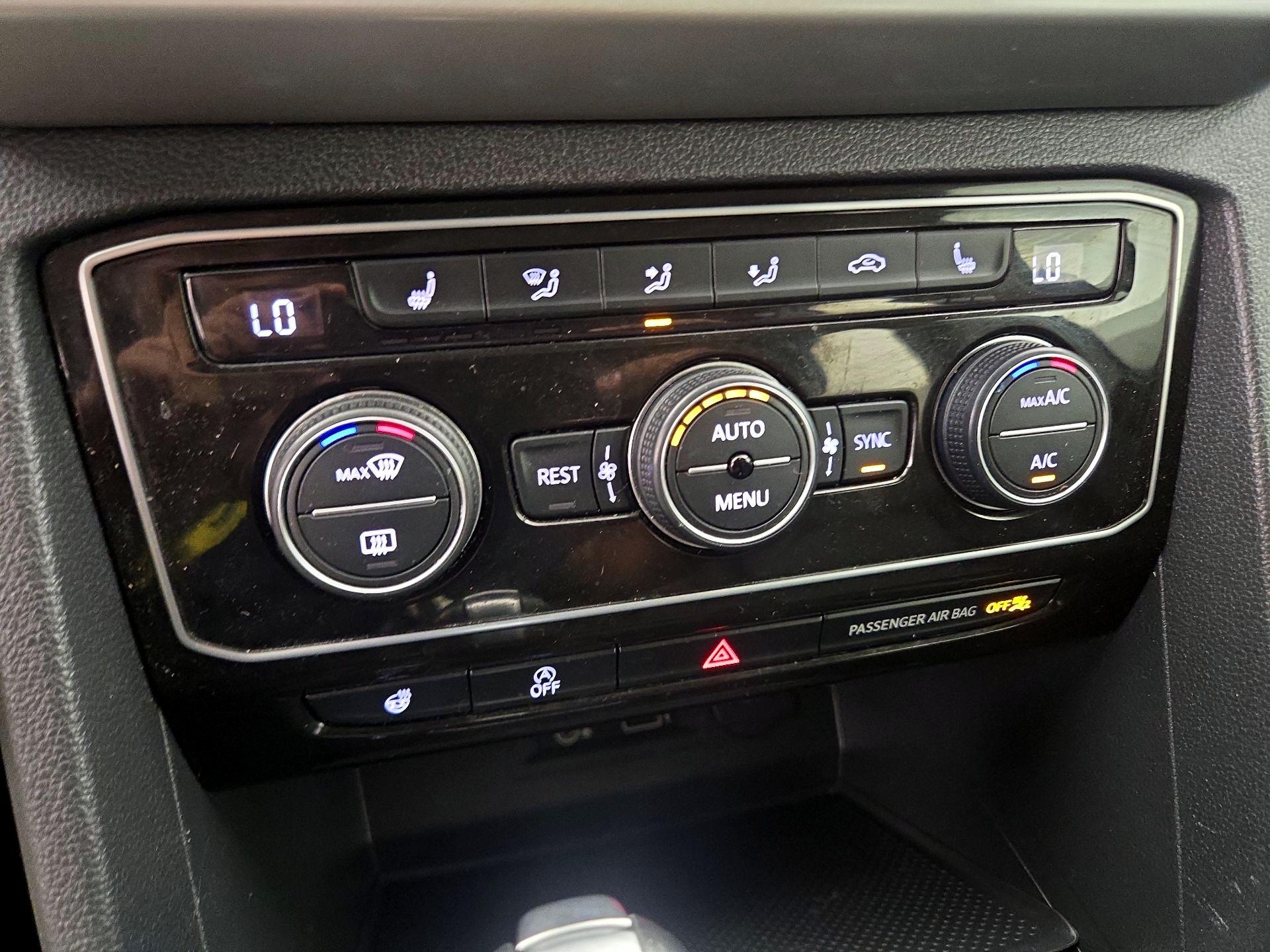 Thumbnail: 2019 Volkswagen Atlas - 17