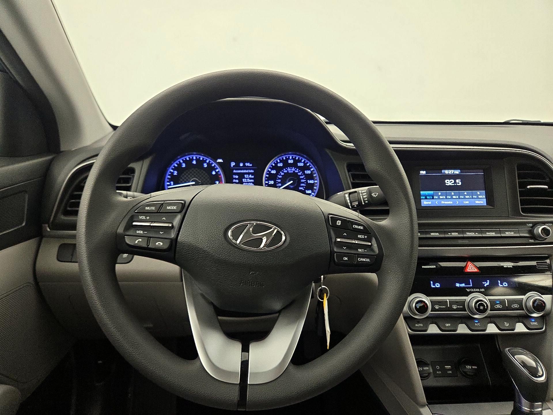 Thumbnail: 2020 Hyundai Elantra - 10