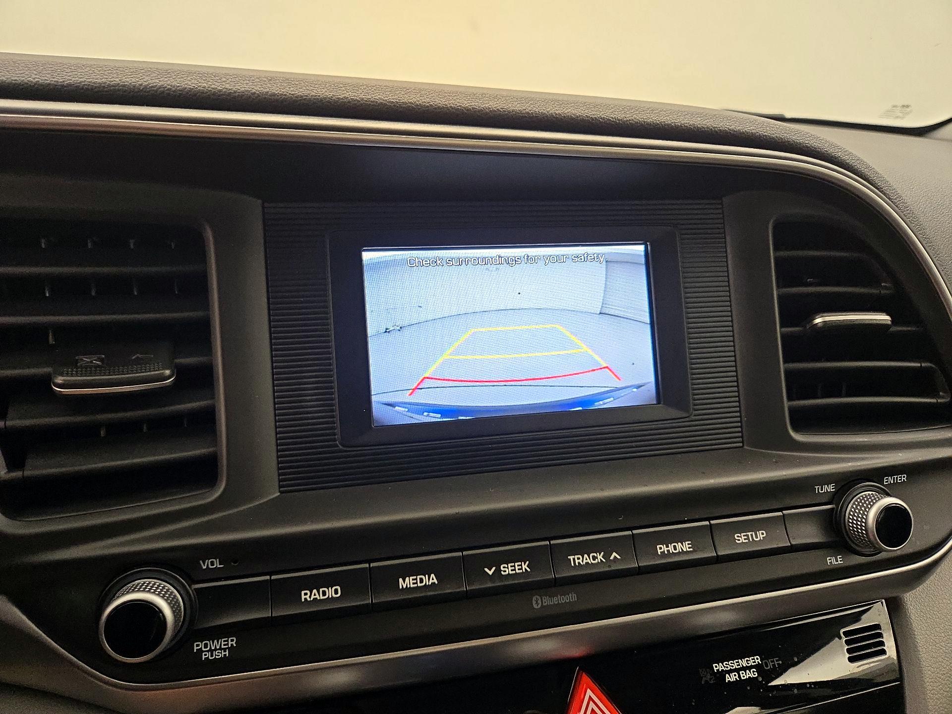 Thumbnail: 2020 Hyundai Elantra - 14