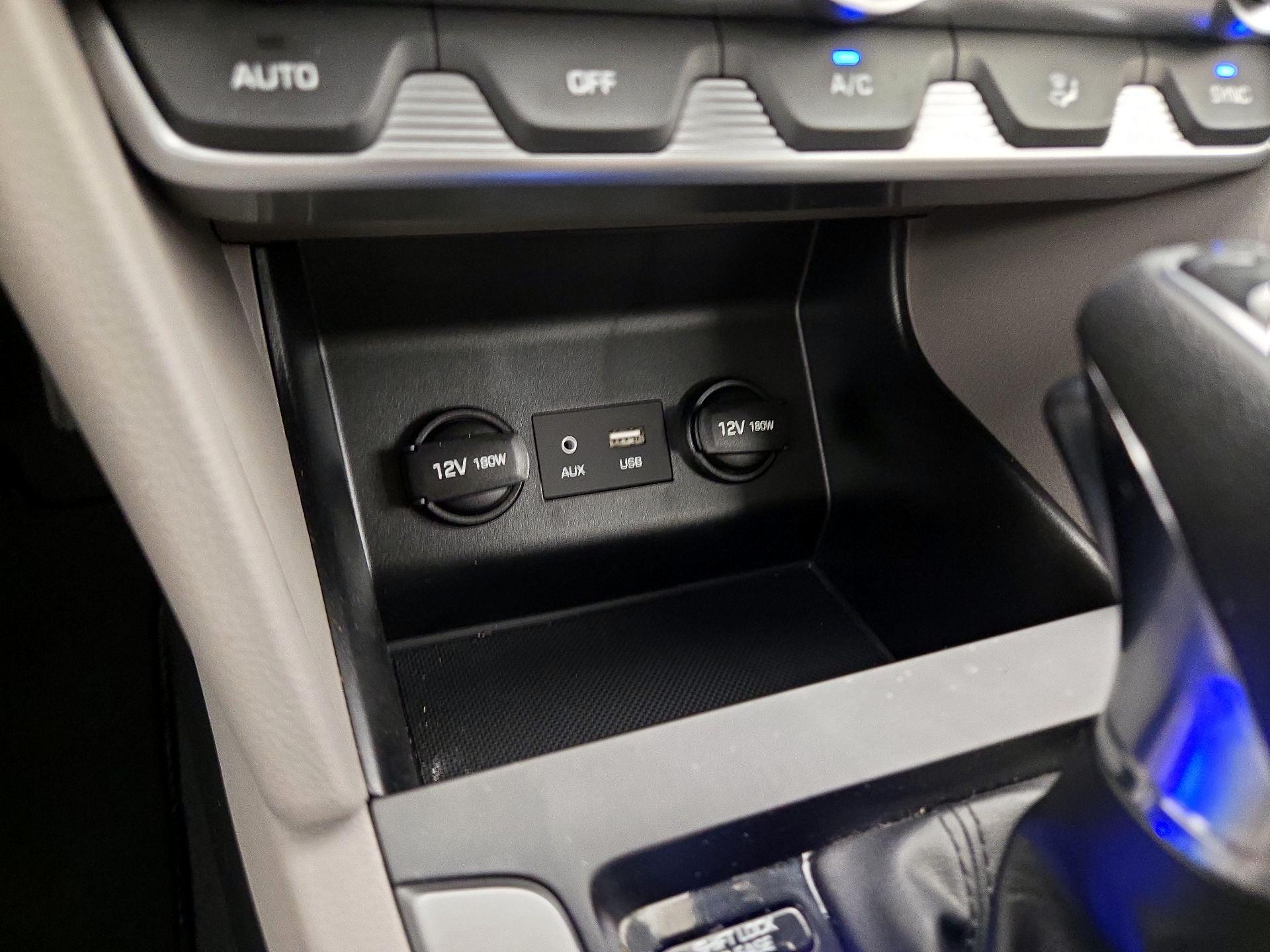 Thumbnail: 2020 Hyundai Elantra - 18