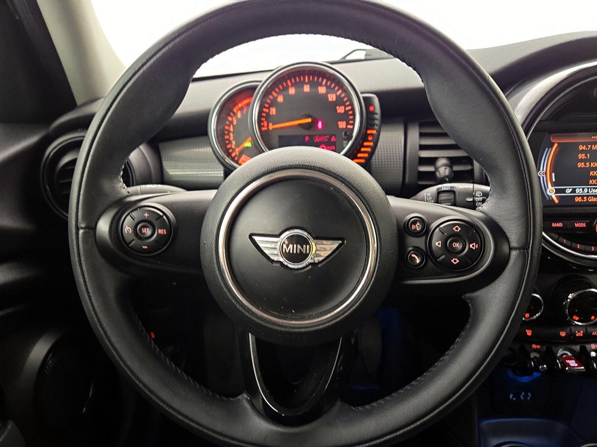 Thumbnail: 2015 MINI Cooper Hardtop - 10
