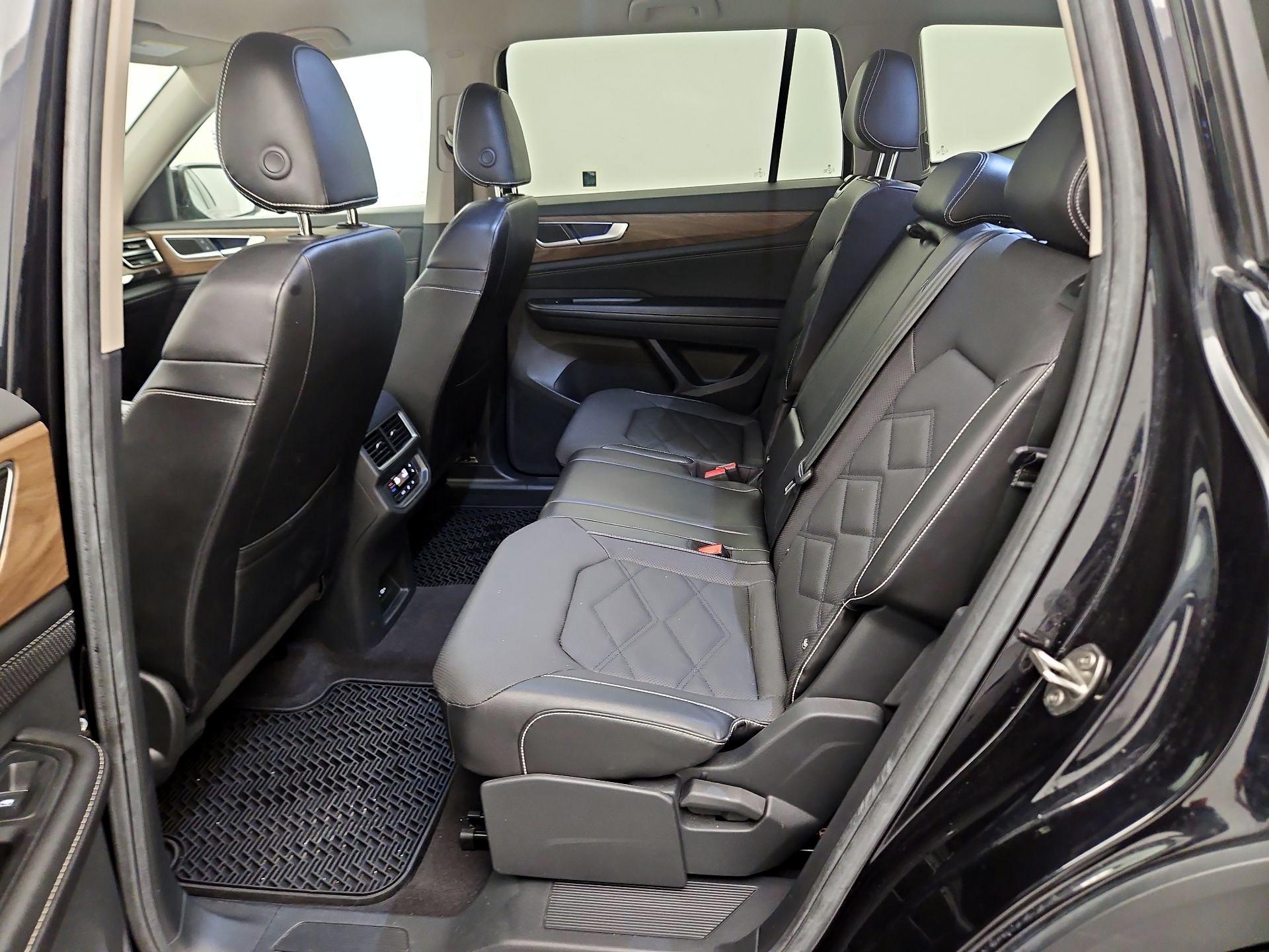 Thumbnail: 2024 Volkswagen Atlas - 17