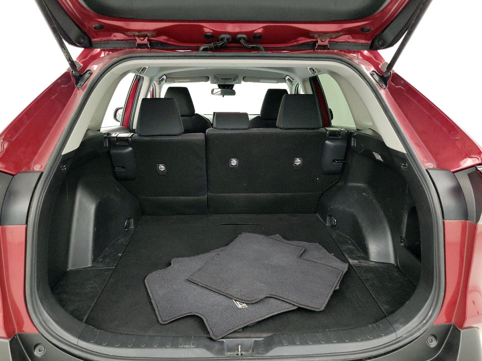 Thumbnail: 2019 Toyota RAV4 - 19
