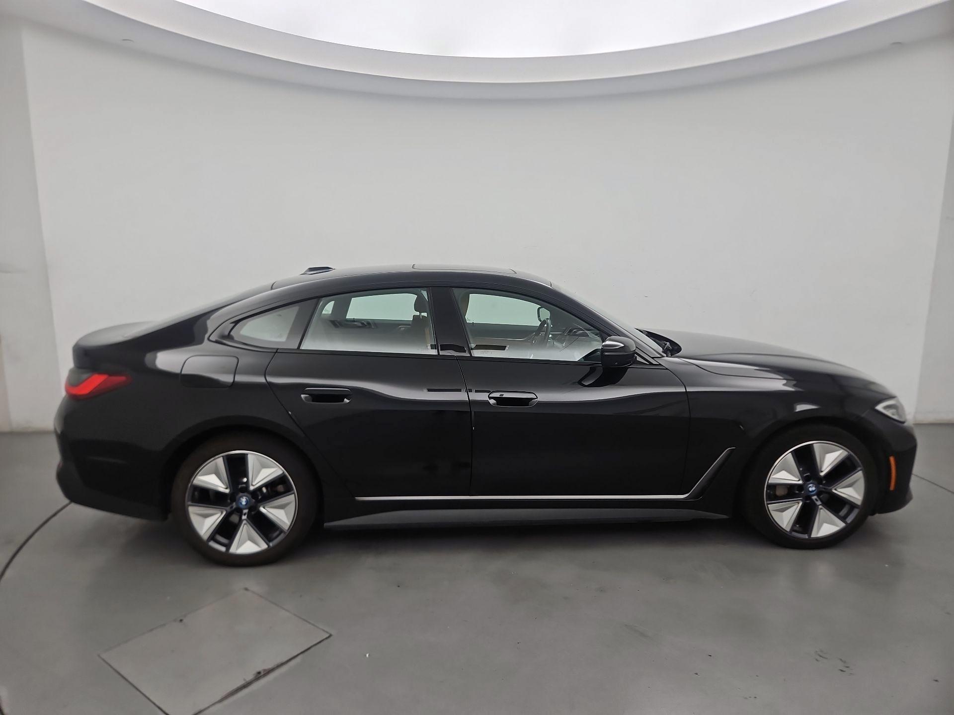 Thumbnail: 2023 BMW i4 - 4