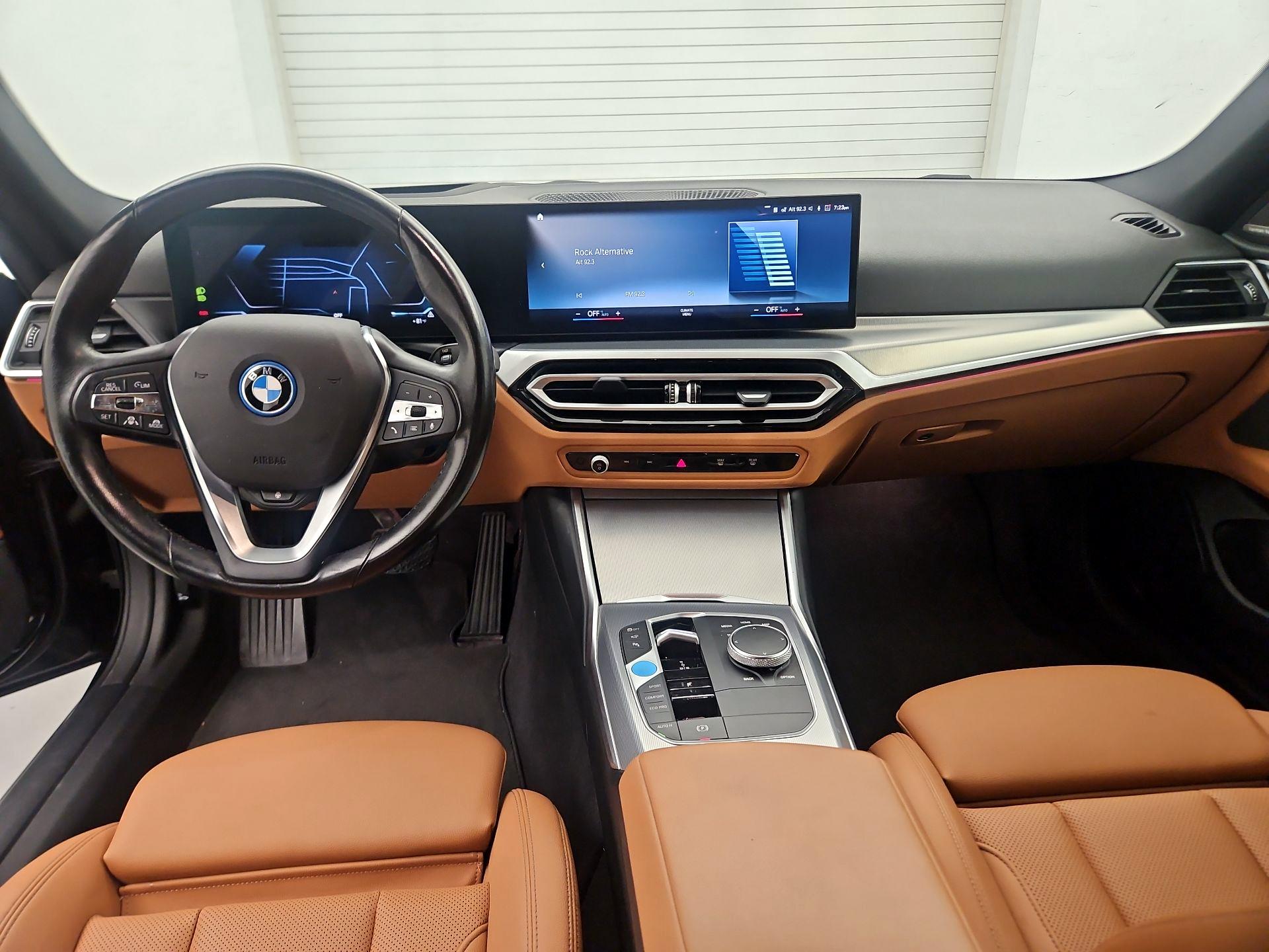 Thumbnail: 2023 BMW i4 - 8