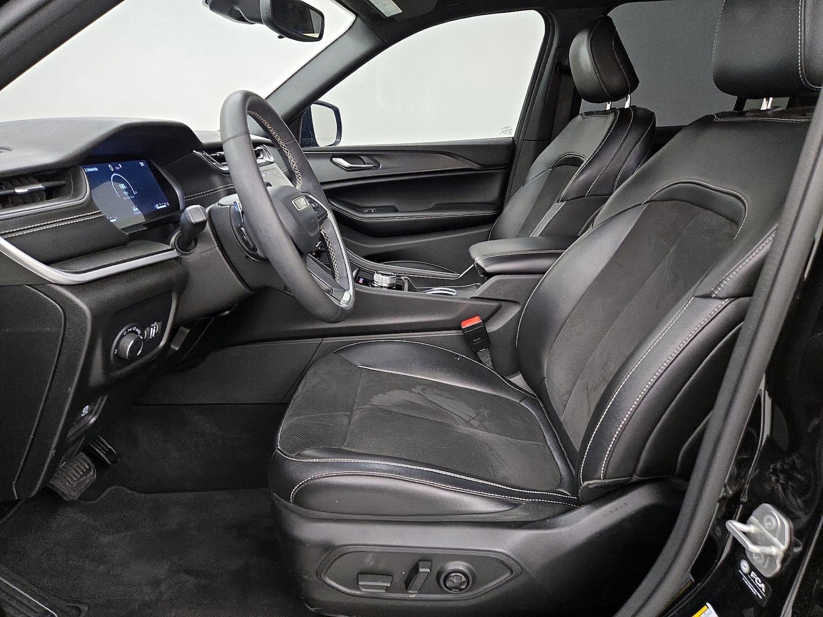 2024 Jeep Grand Cherokee Altitude - Photo 12