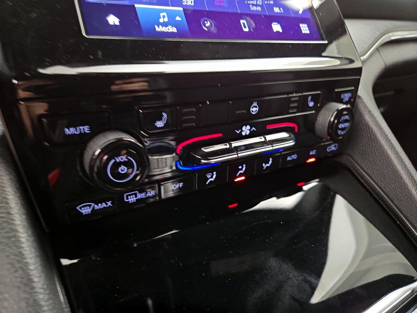 2024 Jeep Grand Cherokee Altitude - Photo 17