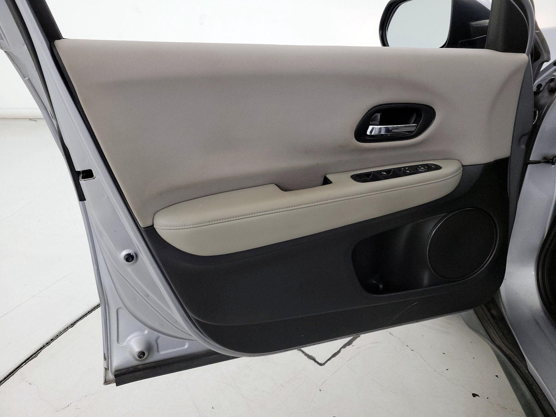 Thumbnail: 2018 Honda HR-V - 12