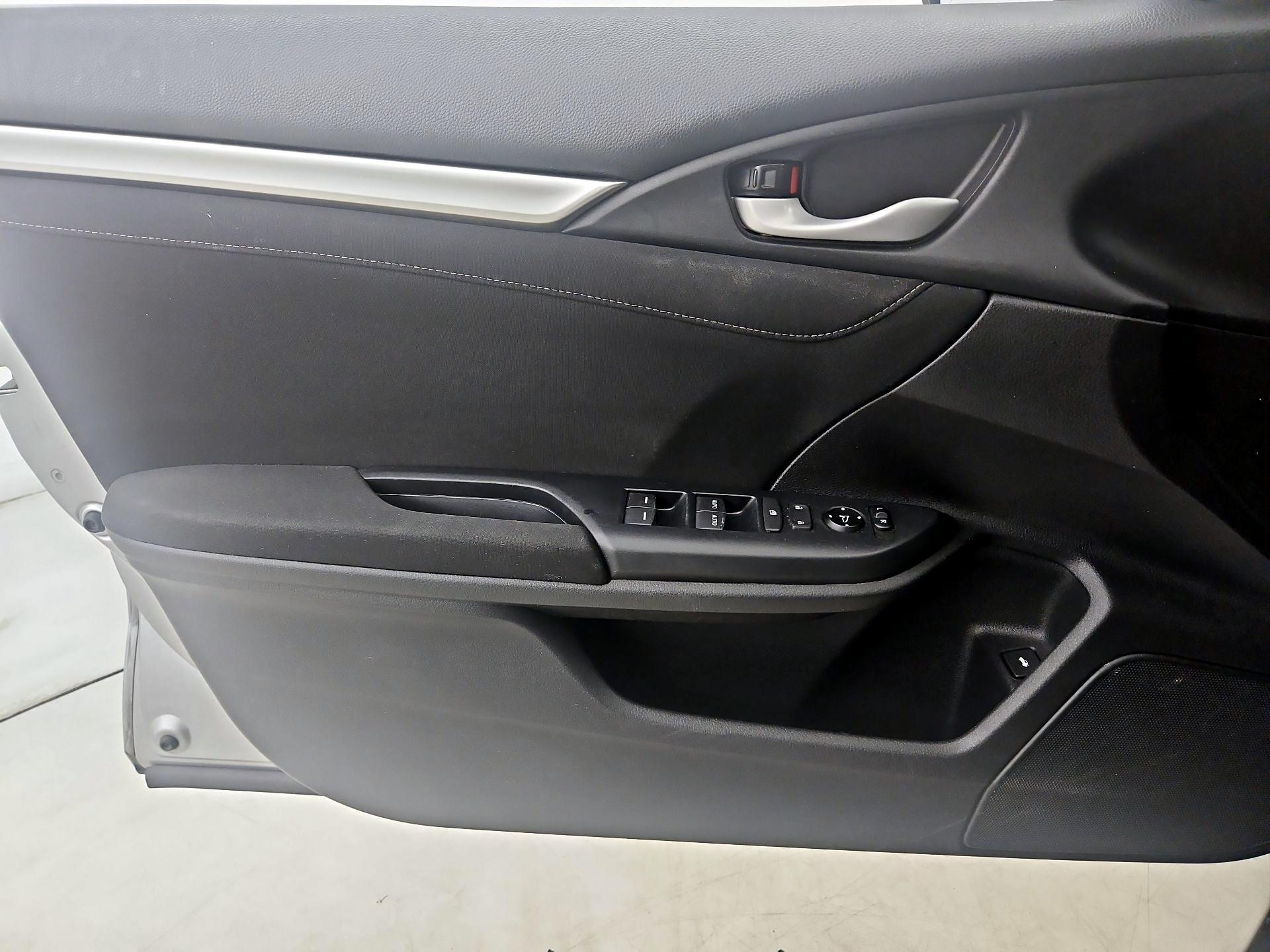 Thumbnail: 2016 Honda Civic - 12
