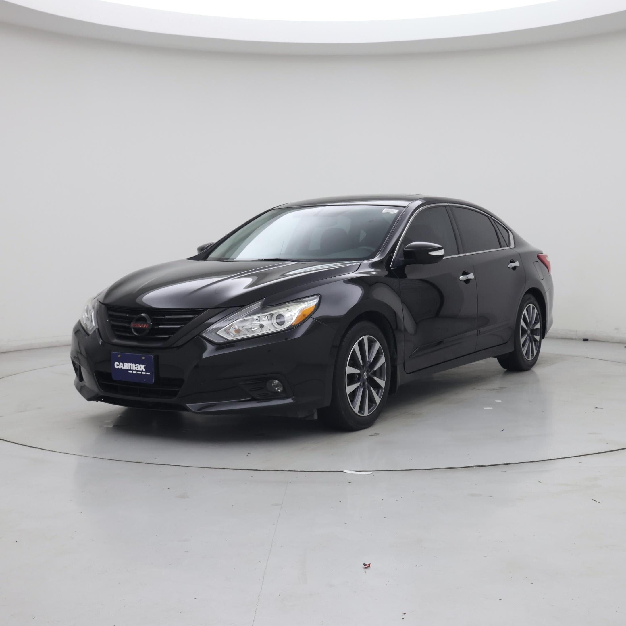 Thumbnail: 2017 Nissan Altima - 4