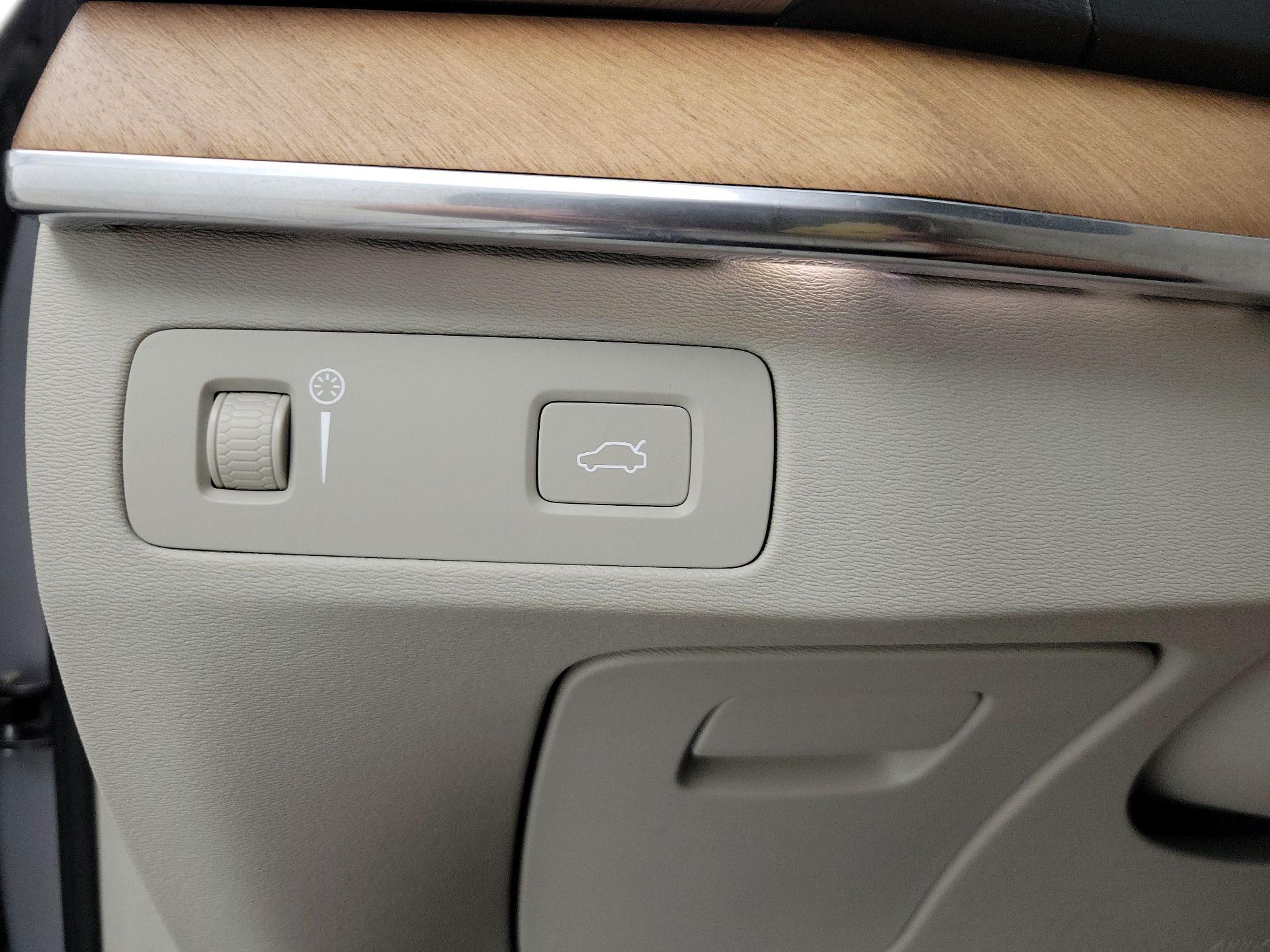 Thumbnail: 2019 Volvo XC90 - 13