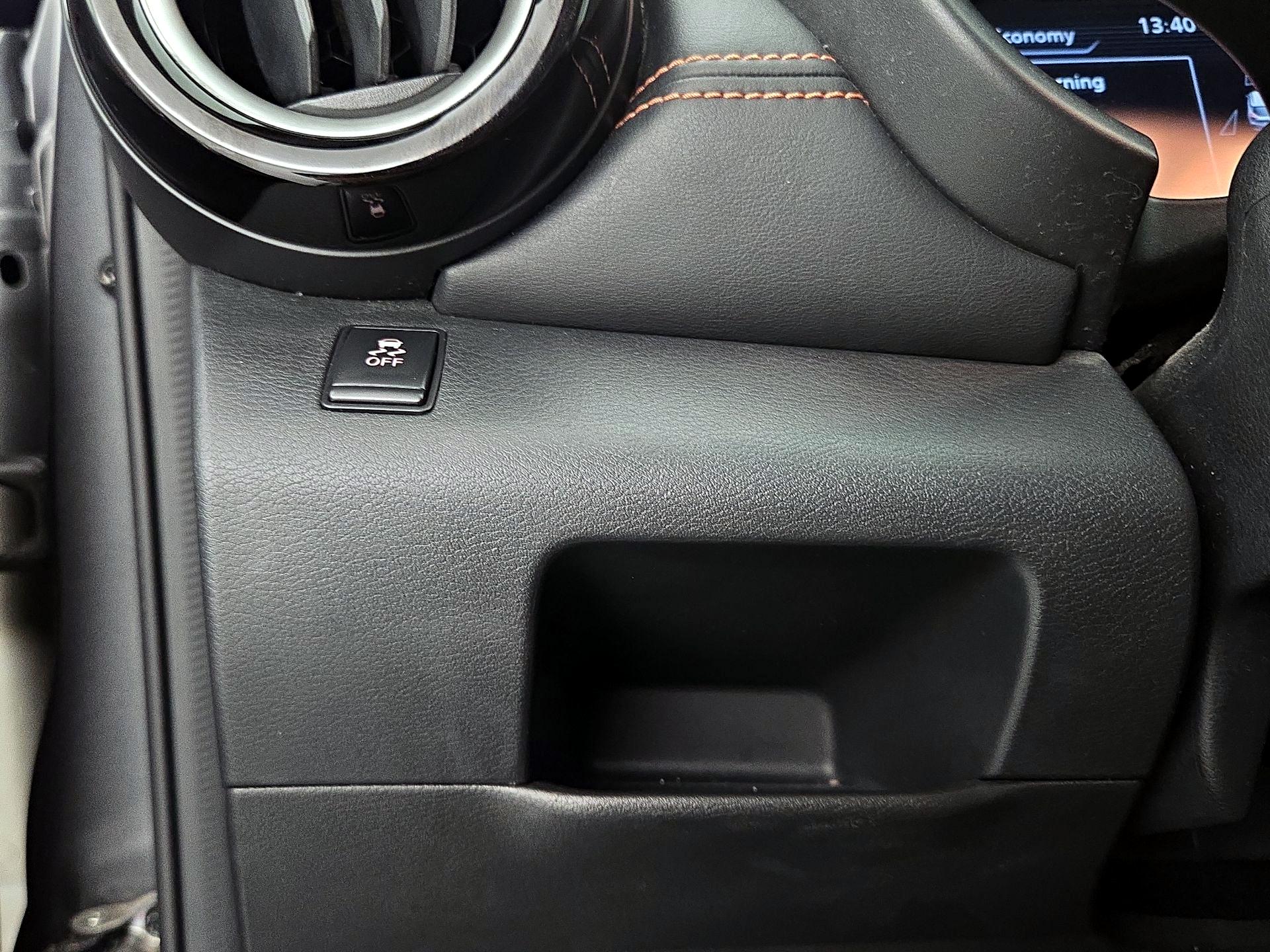 Thumbnail: 2019 Nissan Kicks - 13