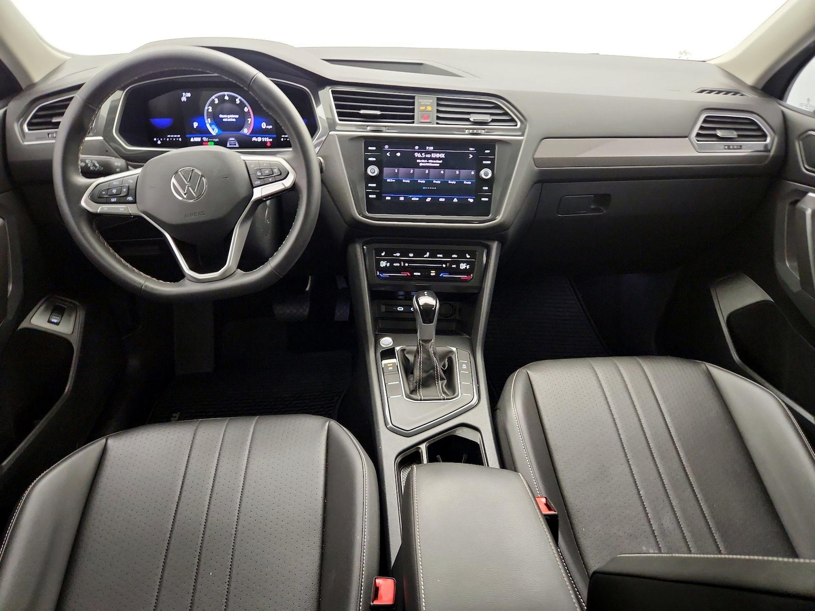 2024 Volkswagen Tiguan SE - Photo 10