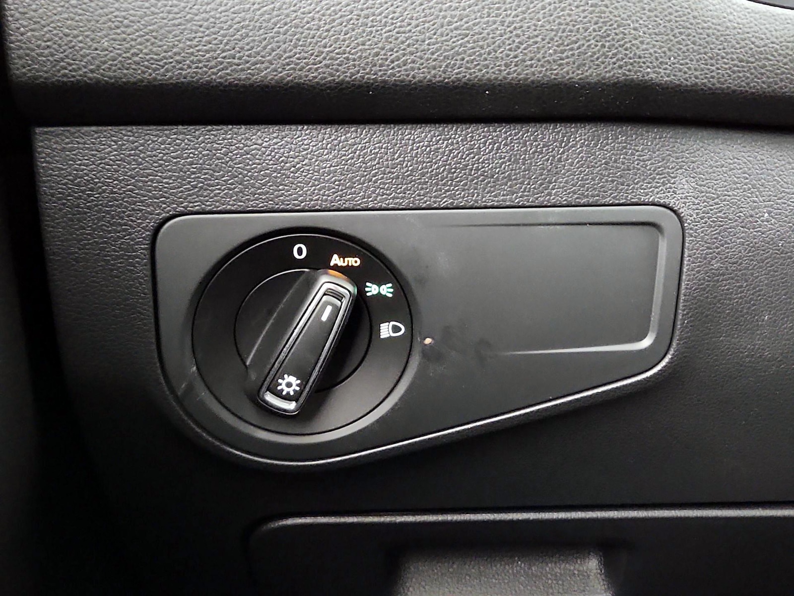 2024 Volkswagen Tiguan SE - Photo 14