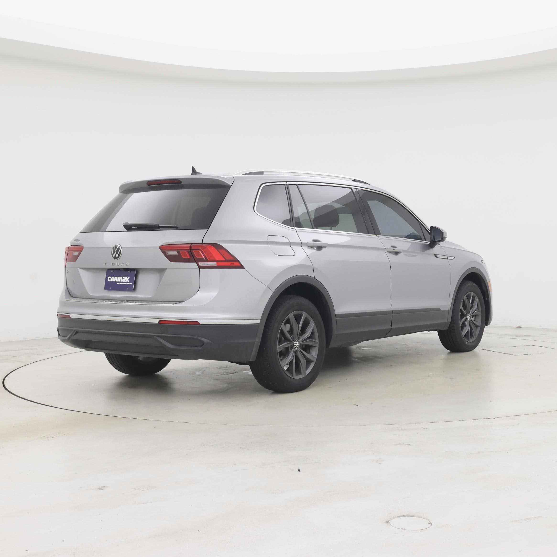 Thumbnail: 2024 Volkswagen Tiguan - 8