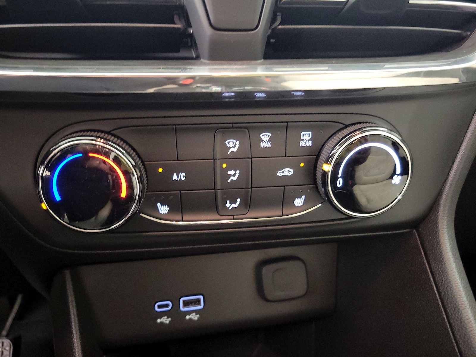 2025 Buick Encore GX Preferred - Photo 17