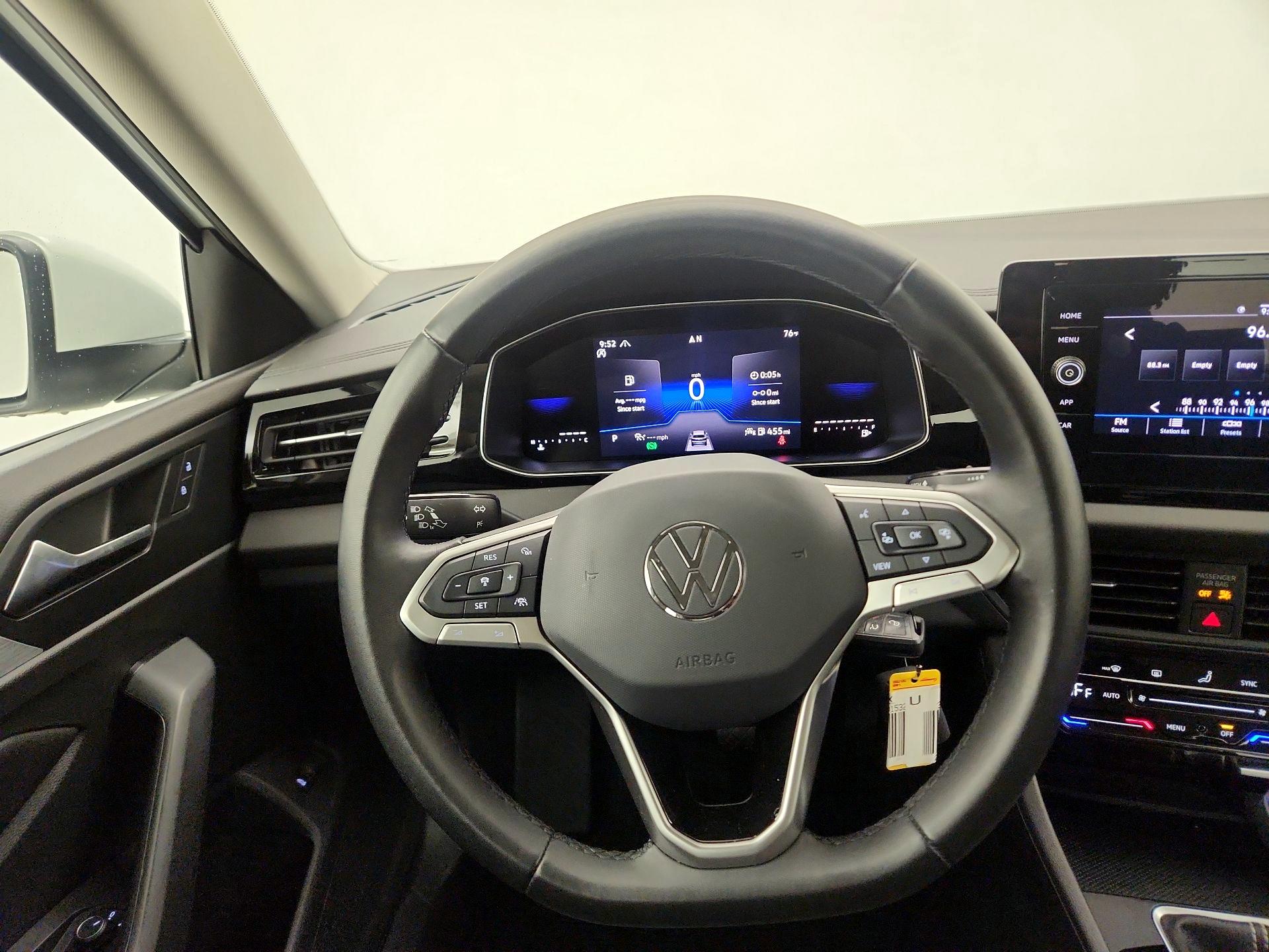 Thumbnail: 2025 Volkswagen Jetta - 10