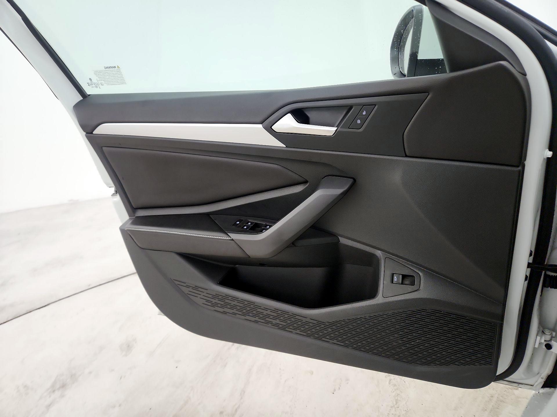 Thumbnail: 2025 Volkswagen Jetta - 12