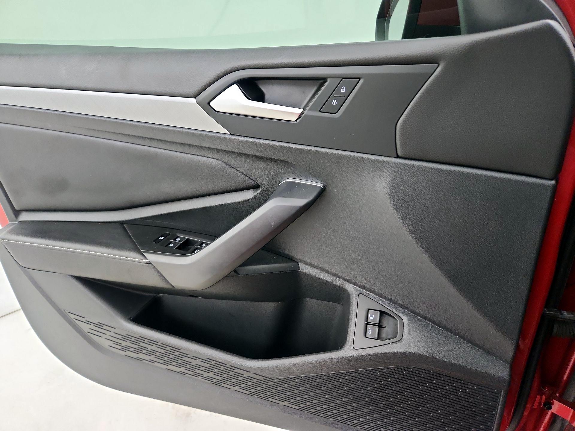 Thumbnail: 2023 Volkswagen Jetta - 12