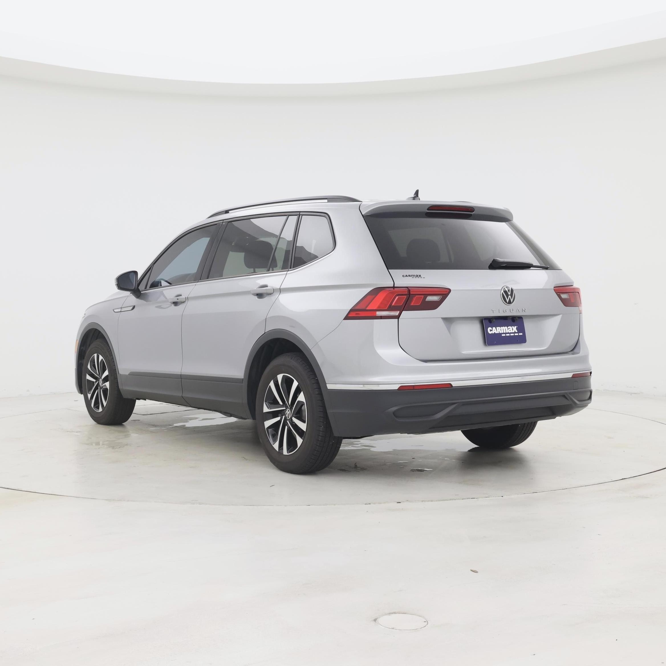 Thumbnail: 2023 Volkswagen Tiguan - 2