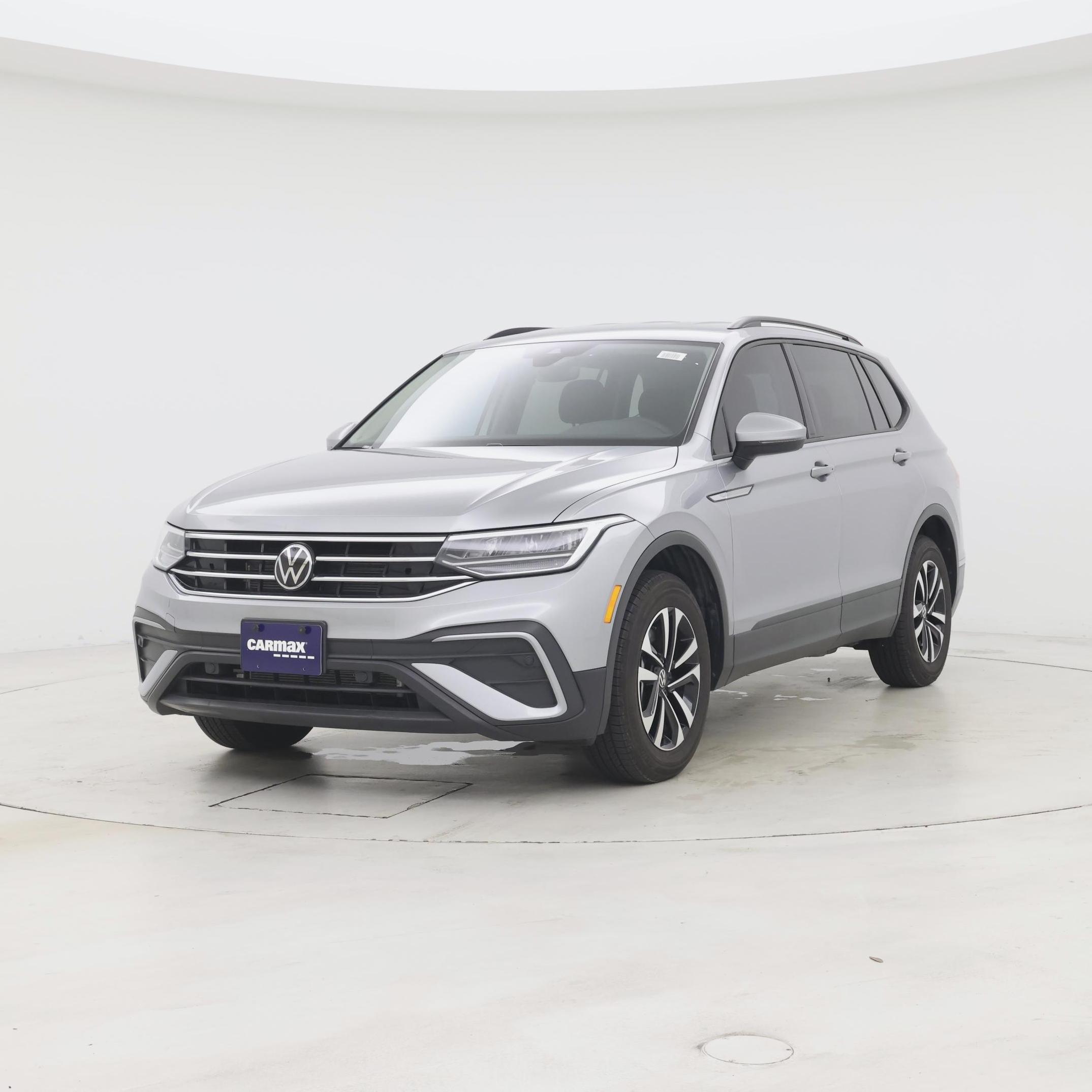 Thumbnail: 2023 Volkswagen Tiguan - 4