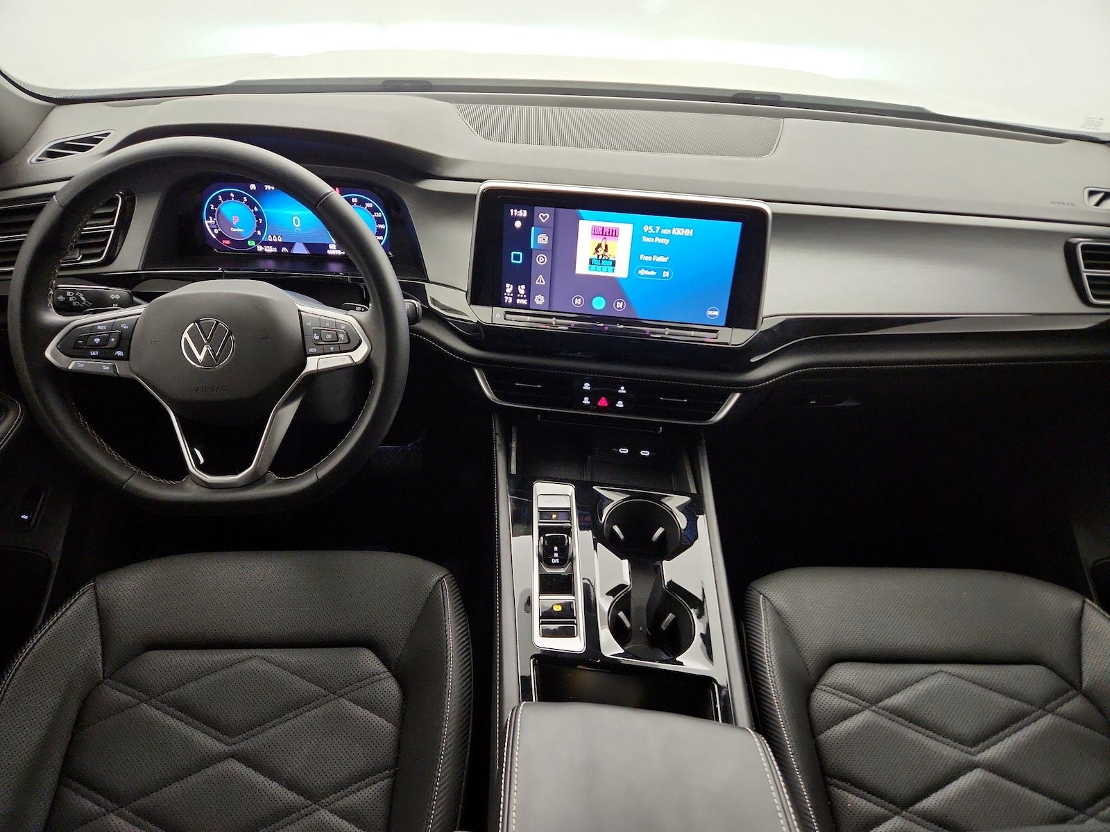 2024 Volkswagen Atlas Cross Sport SE w/Tech - Photo 10