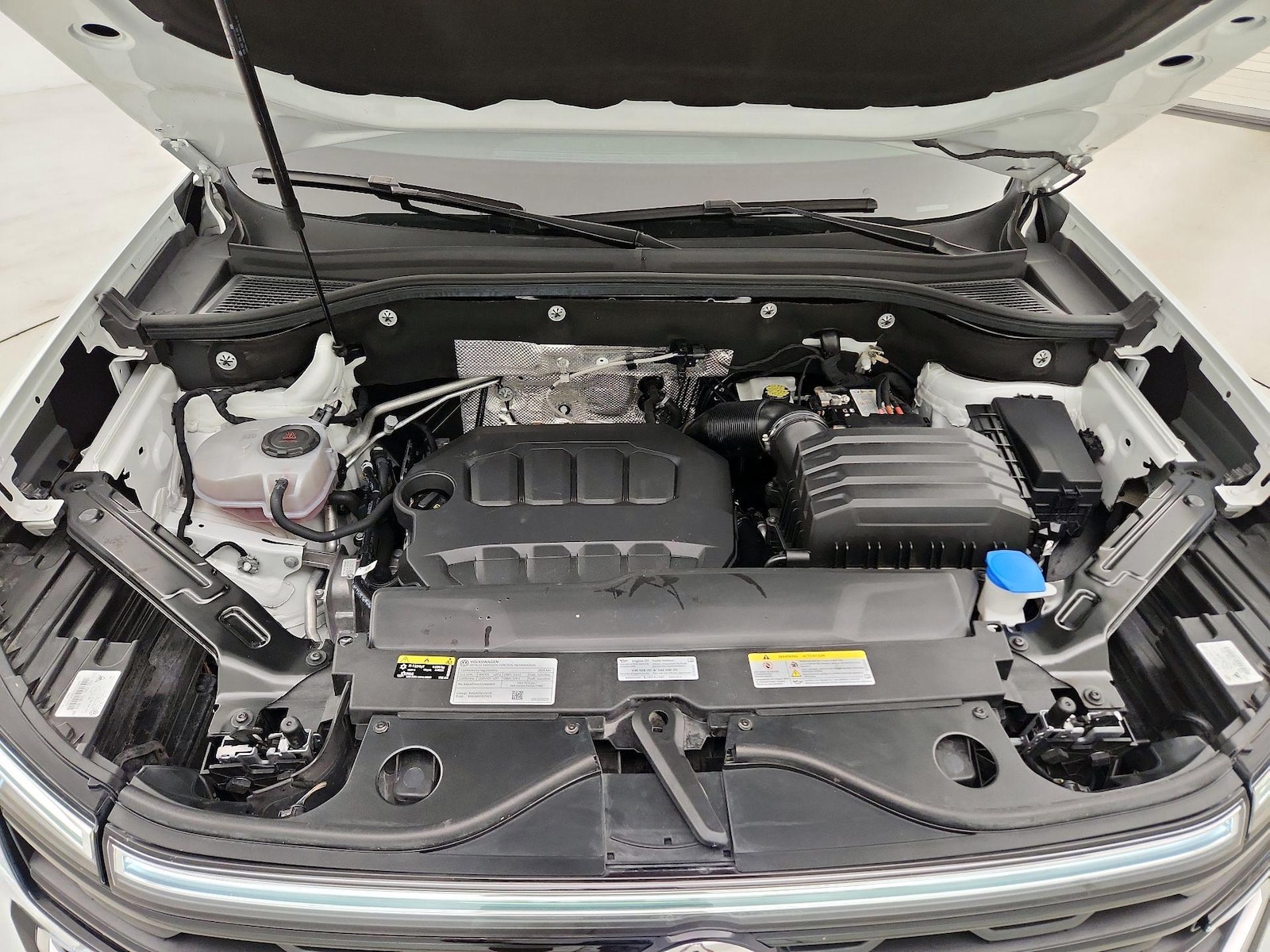 2024 Volkswagen Atlas Cross Sport SE w/Tech - Photo 23