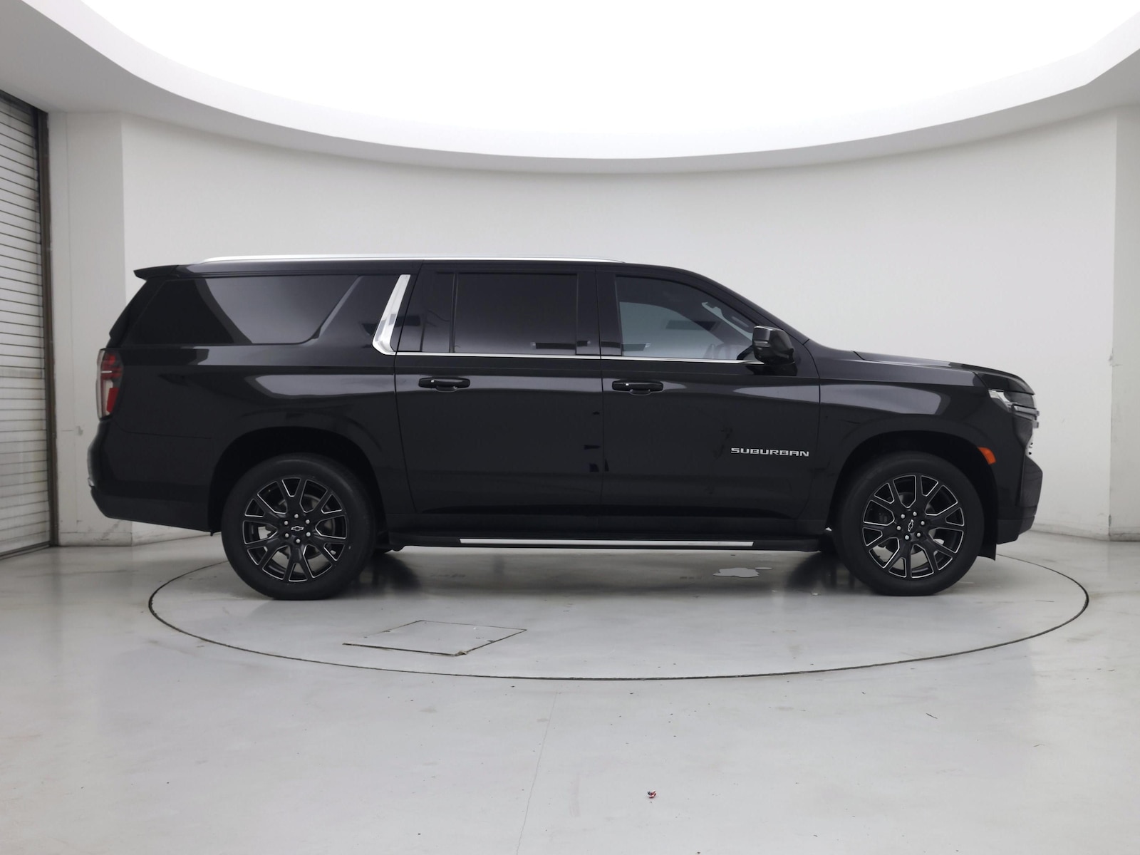 2023 Chevrolet Suburban LT - Photo 8