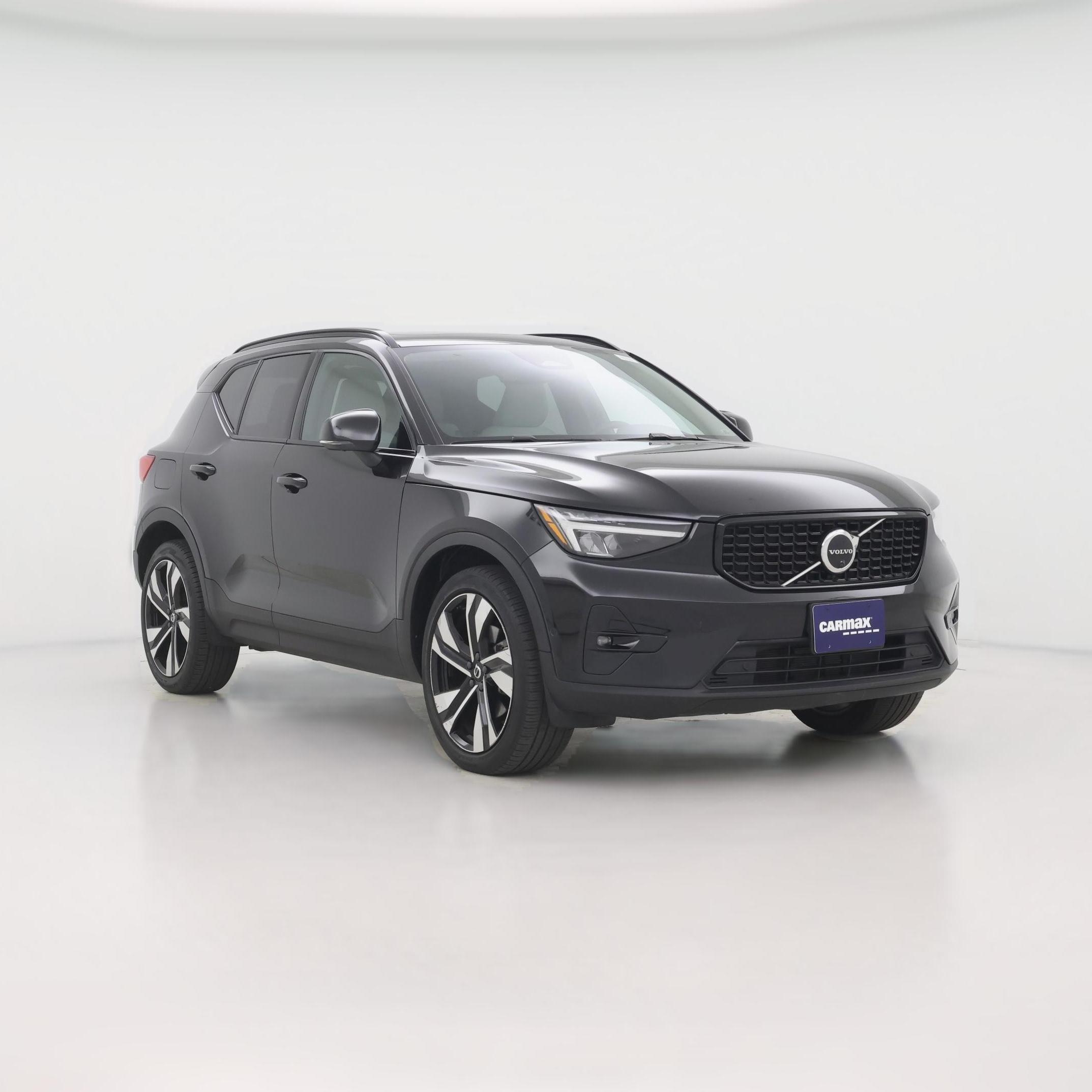 Thumbnail: 2023 Volvo XC40 - 1