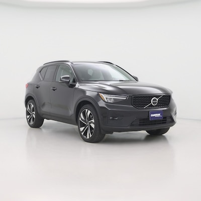 2023 Volvo XC40 B5 Plus Dark Theme