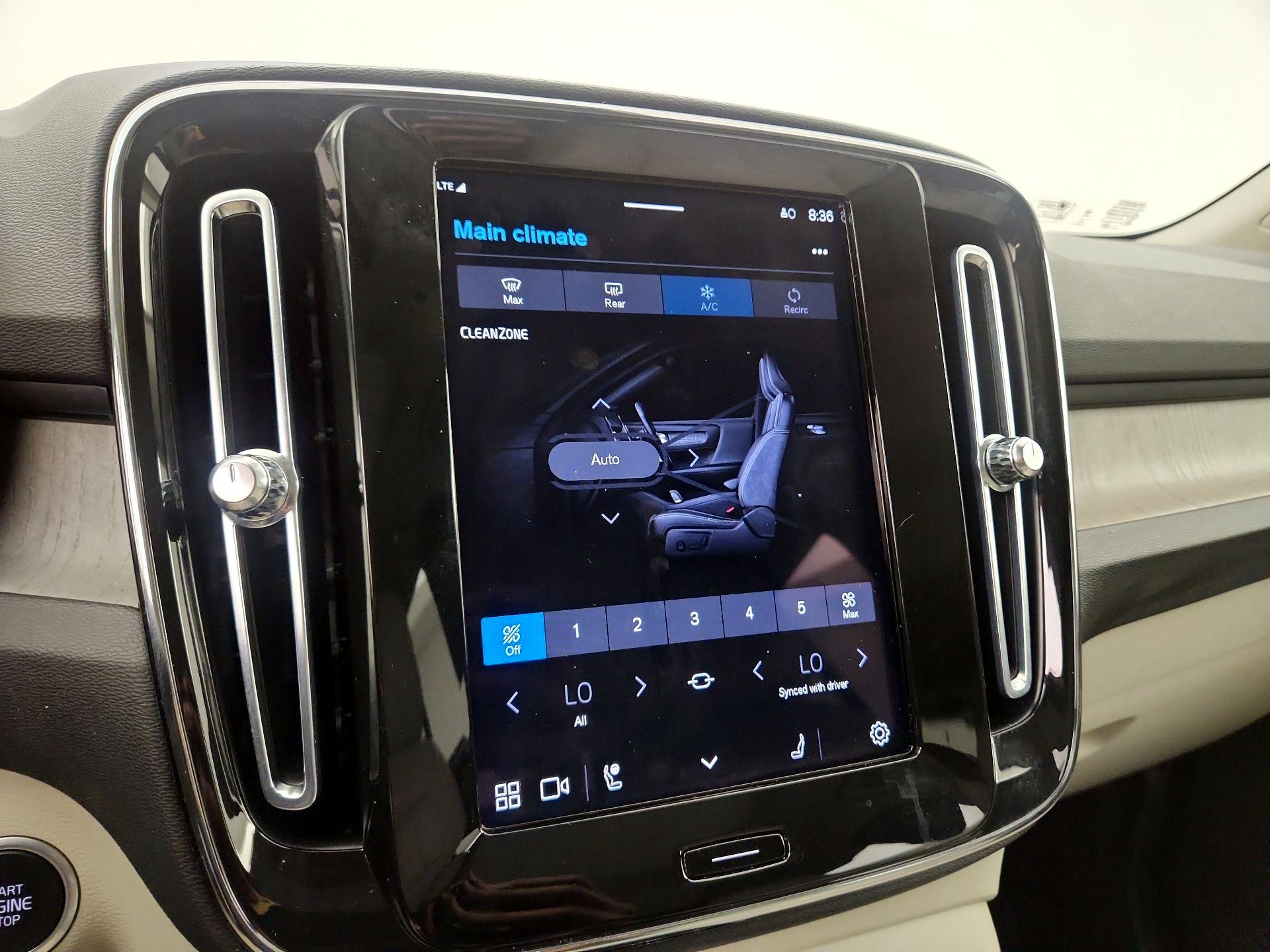 Thumbnail: 2023 Volvo XC40 - 16